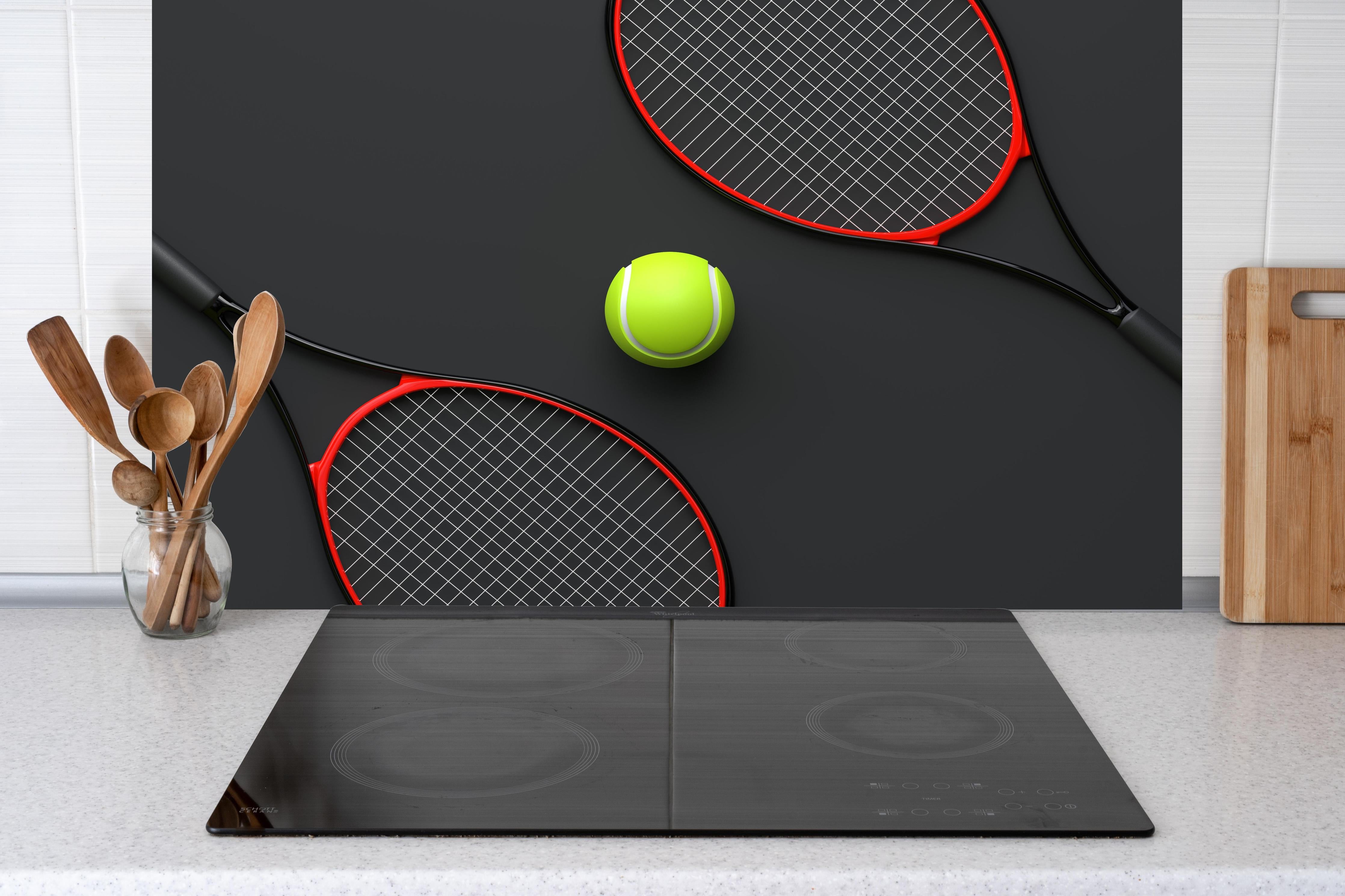 Küche - Tennis - 3D Render hinter weißen Hochglanz-Küchenregalen und schwarzem Wasserhahn