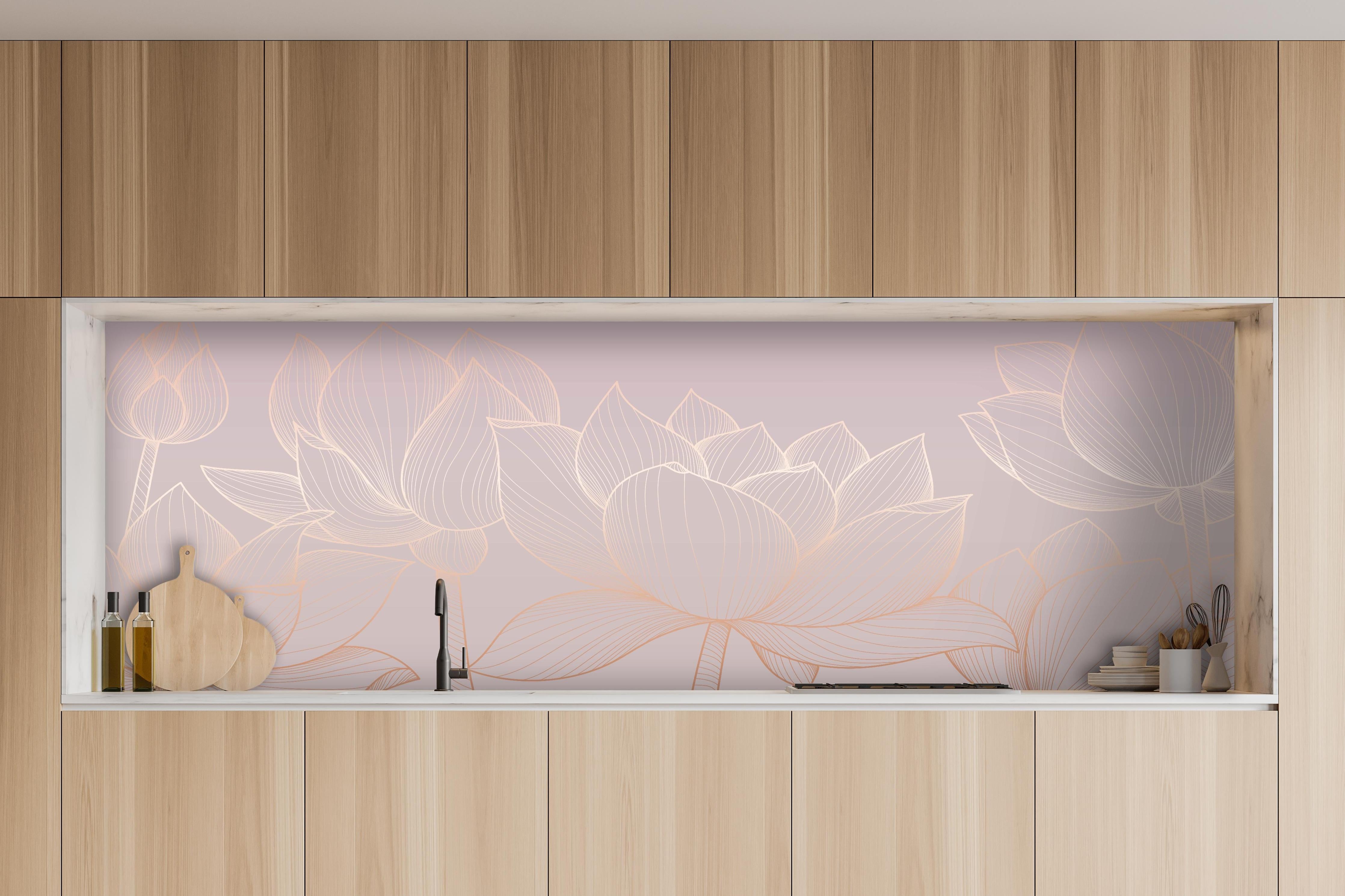 Küche - Zarte Lotusblüten Lineart in Pastellfarben hinter weißen Hochglanz-Küchenregalen und schwarzem Wasserhahn