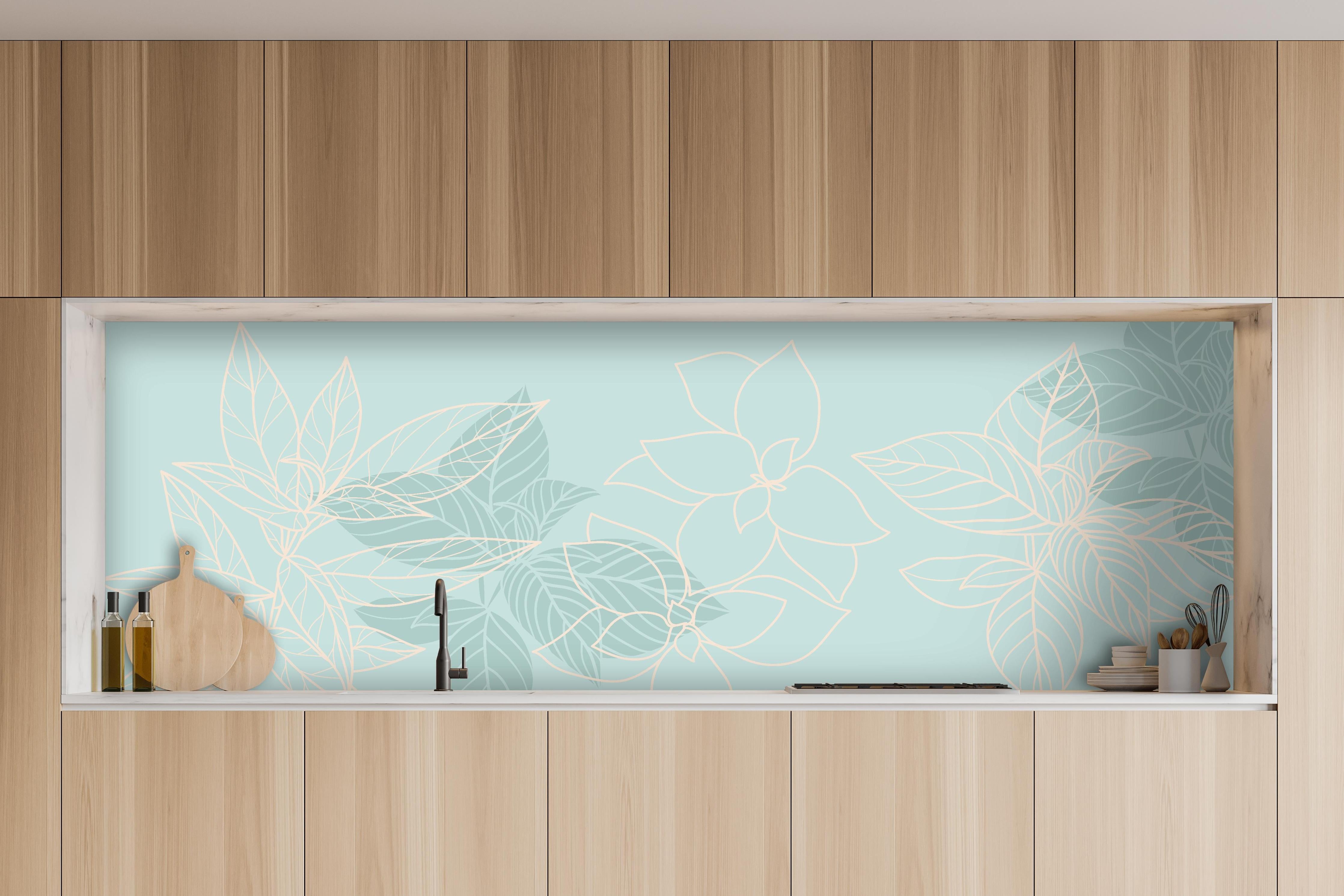 Küche - Zartes Lineart Blumen Design Pastelltürkis hinter weißen Hochglanz-Küchenregalen und schwarzem Wasserhahn