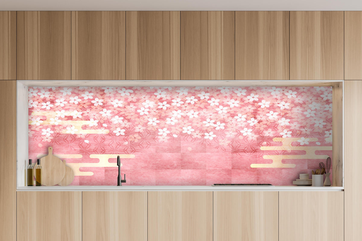 Küche - Zartes Rosa Sakura Blüten Design hinter weißen Hochglanz-Küchenregalen und schwarzem Wasserhahn