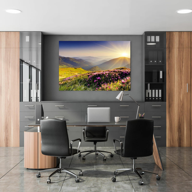 Office Poster  -  ruhige Berglandschaft in der Schweiz in klassischem Büroraum zwischen Holzschränken