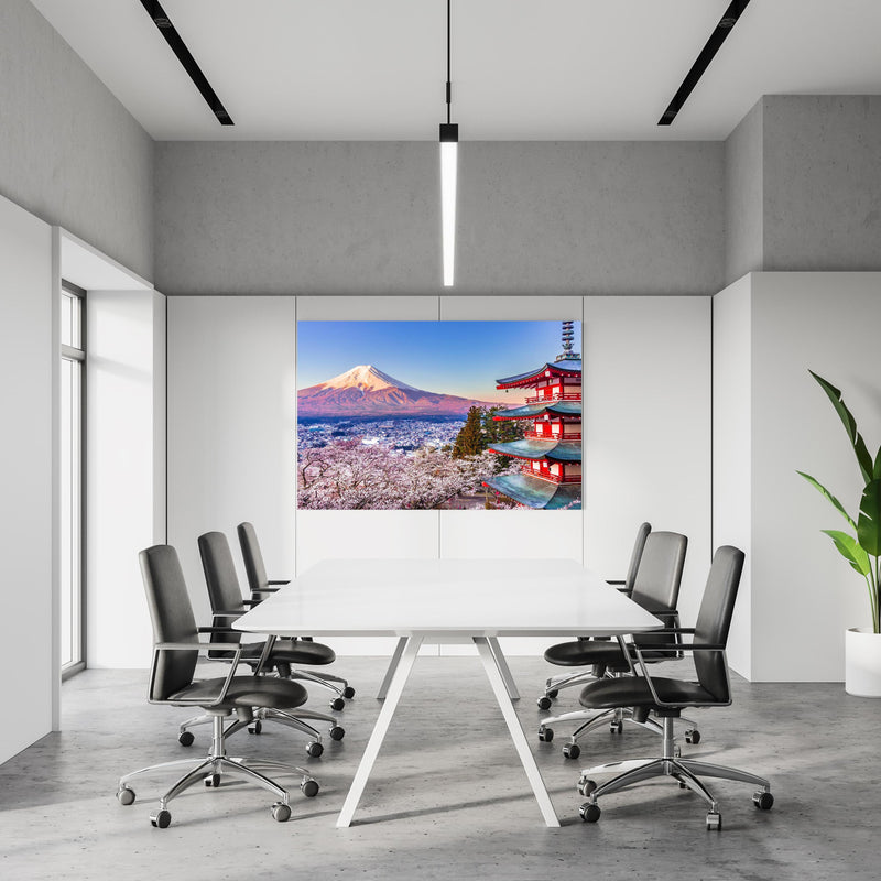 Office Poster  - Anziehender Anblick auf Berg Fuji in einem Konferenzraum an weißer Wand hängend