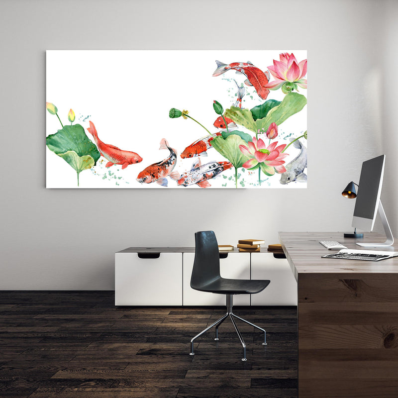 Office Poster  - Aquarell Koi Karpfen und Lotusblume an einer Wand in minimalistisch eingerichtetem Heim-Büro