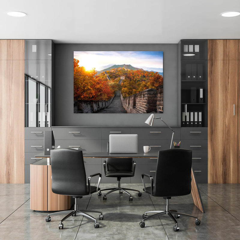 Office Poster  - Chinesische Mauer im Herbst in klassischem Büroraum zwischen Holzschränken