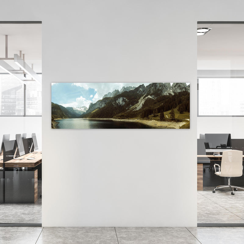 Office Poster  - Gosausee Panorama an weißer Wand in hell eingerichtetem Büro