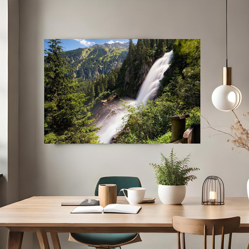 Office Poster  - Krimmler Wasserfall über klassischem Holztisch mit runder Vase - rechteckig