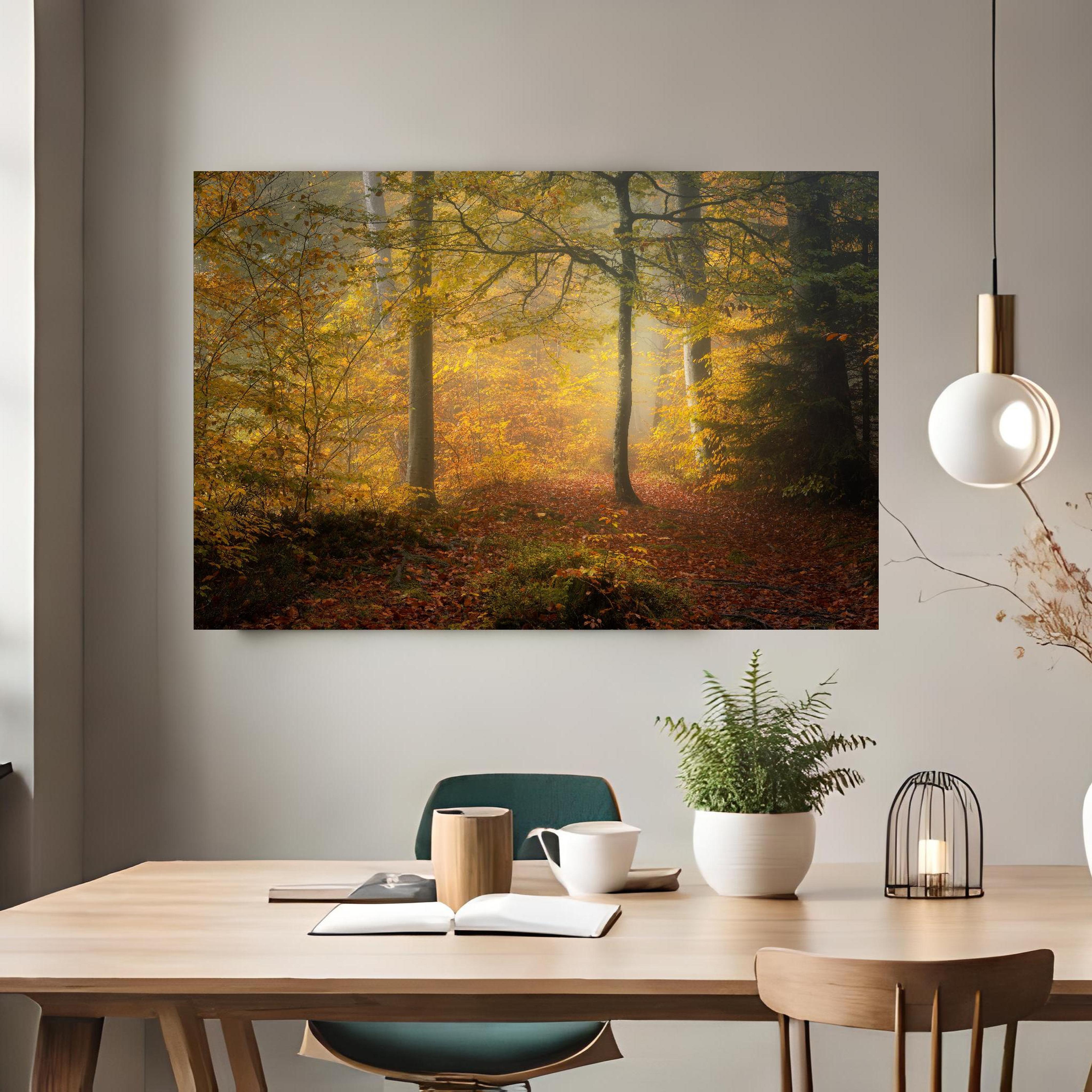 Office Poster  - Laub im Wald über klassischem Holztisch mit runder Vase - rechteckig