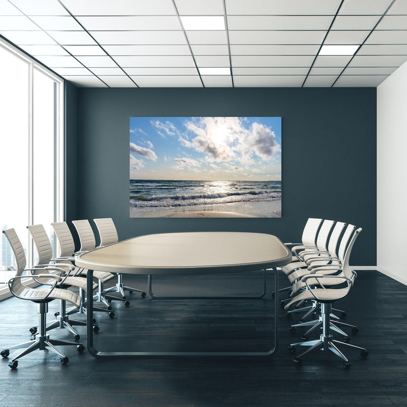 Office Poster  - Lübecker Bucht an der Ostsee an blauer Wand in einem Besprechungsraum