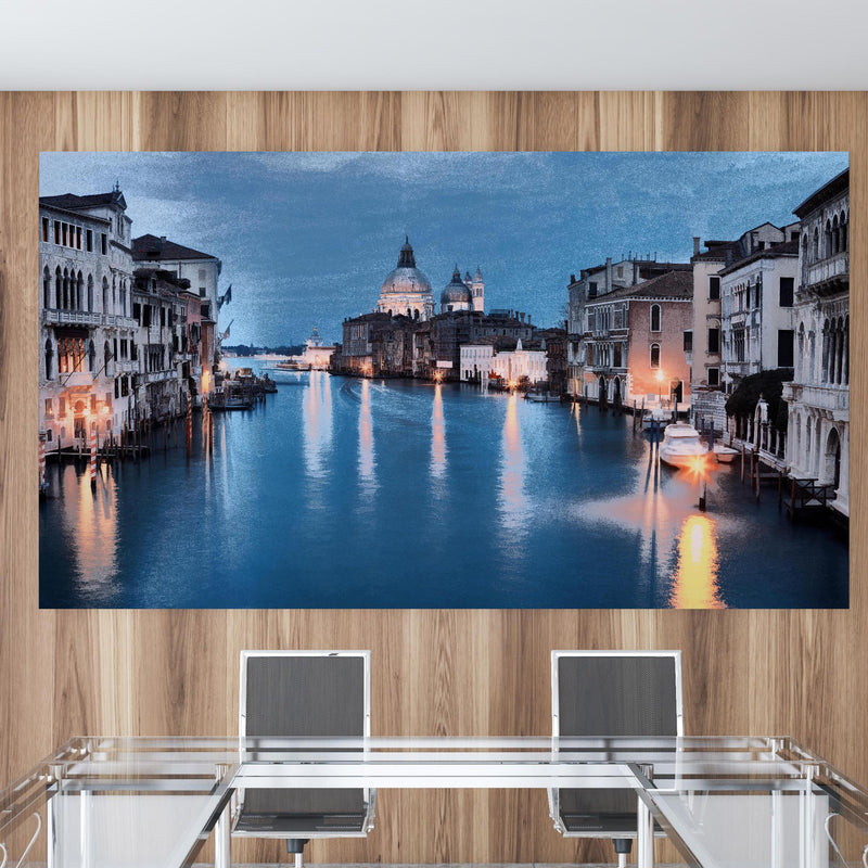 Office Poster  - Ölgemäldes des Grand Canal bei Nacht in einem Konferenzraum mit Glastisch und Holzwand Zoom