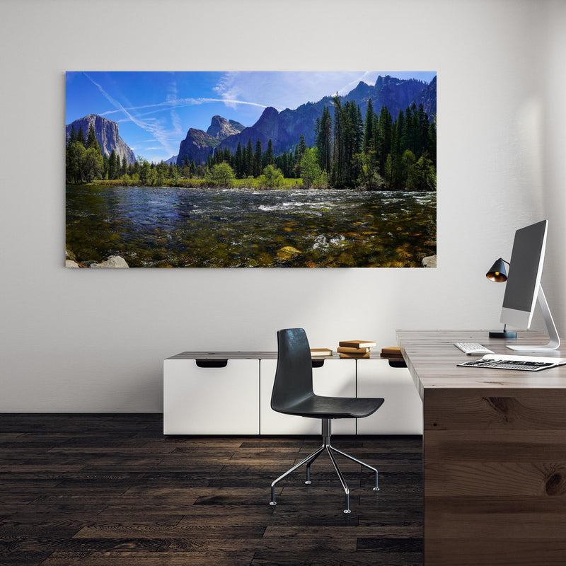 Office Poster  - Panoramablick im Yosemite-Nationalpark an einer Wand in minimalistisch eingerichtetem Heim-Büro