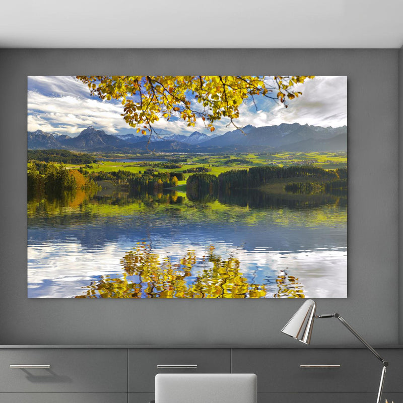 Office Poster  - Panoramalandschaft in Bayern im Herbst in klassischem Büroraum zwischen Holzschränken Zoom