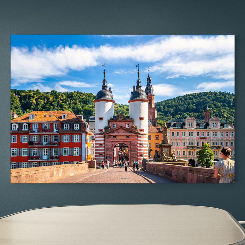 Office Poster  - Prächtiger Anblick auf Brücke in Heidelberg an blauer Wand in einem Besprechungsraum Zoom