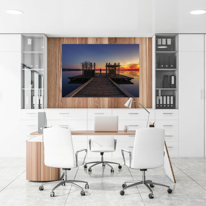 Office Poster  - Ruhiger See bei Sonnenuntergang an einer Holzwand hängend im Büroraum
Office Poster  - Ruhiger See bei Sonnenuntergang an einer Holzwand hängend im Büroraum