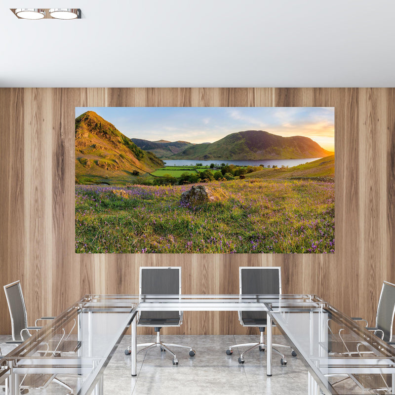 Office Poster  - Schöner Sonnenuntergang bei Rannerdale Knots in einem Konferenzraum mit Glastisch und Holzwand