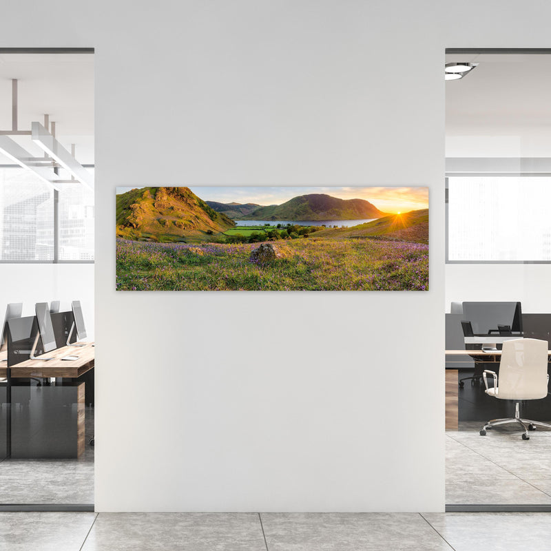 Office Poster  - Schöner Sonnenuntergang bei Rannerdale Knots an weißer Wand in hell eingerichtetem Büro