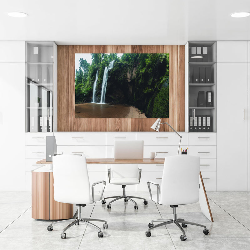 Office Poster  - Schöner Wasserfall im Dschungel an einer Holzwand hängend im Büroraum
Office Poster  - Schöner Wasserfall im Dschungel an einer Holzwand hängend im Büroraum