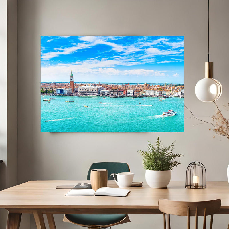 Office Poster  - Venedig Panoramaluftaufnahme über klassischem Holztisch mit runder Vase - rechteckig