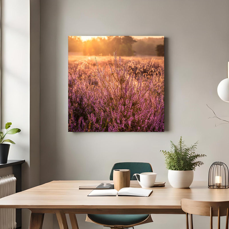 Office Poster  - Westruper Heide bei Haltern im Münsterland über klassischem Holztisch mit runder Vase - quadratisch