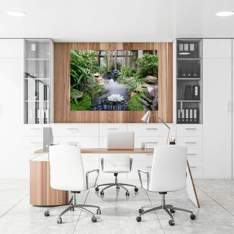 Office Poster  - Zen-Garten mit weißer Seerose an einer Holzwand hängend im Büroraum
Office Poster  - Zen-Garten mit weißer Seerose an einer Holzwand hängend im Büroraum