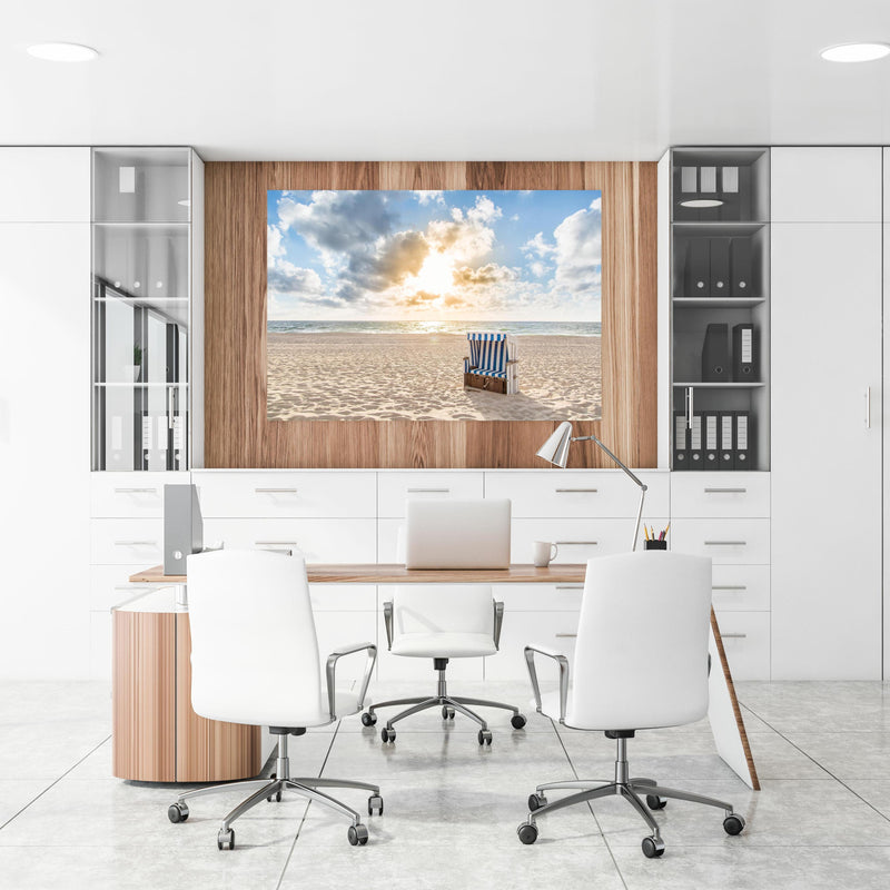 Office Poster  - einzelner Strandkorb an der Nordsee an einer Holzwand hängend im Büroraum
Office Poster  - einzelner Strandkorb an der Nordsee an einer Holzwand hängend im Büroraum