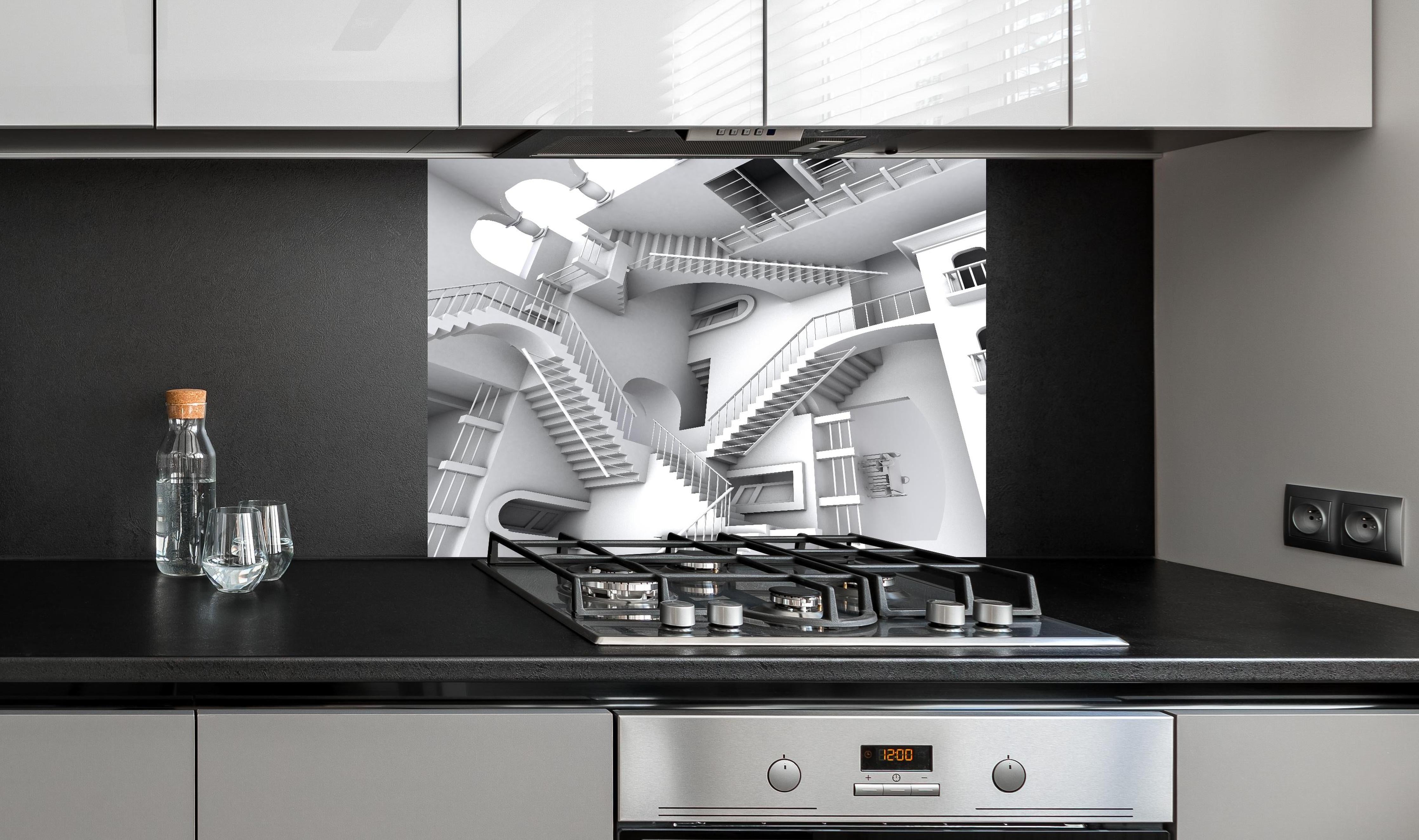 Spritzschutz - 3D-Illustration einer von Escher inspirierten Treppe hinter einem Cerankochfeld zwischen Holz-Kochutensilien
