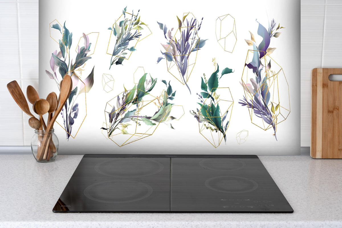 Spritzschutz - Abstrakte Blumen und Geometrie Illustration hinter einem Cerankochfeld zwischen Holz-Kochutensilien
