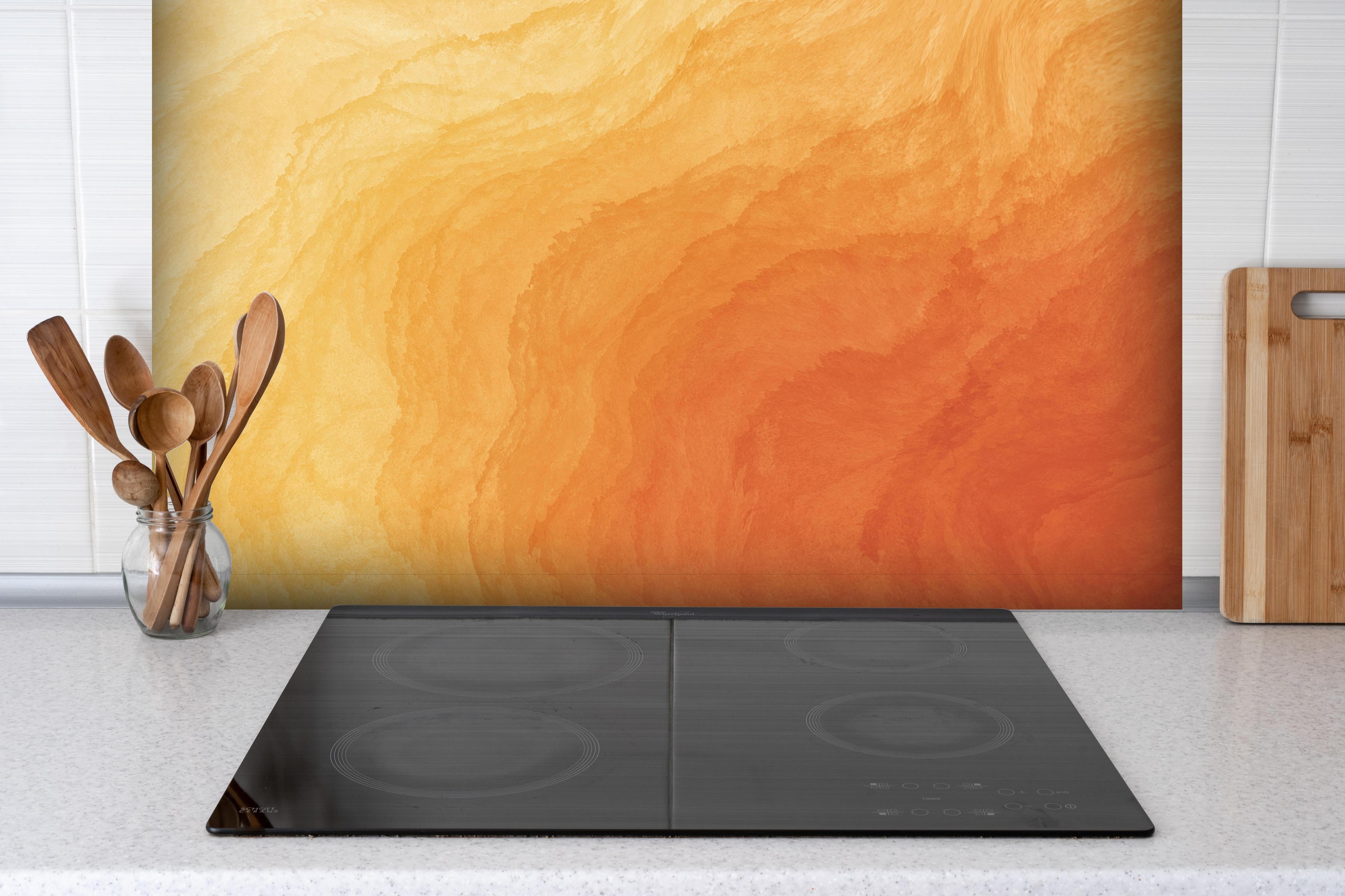 Spritzschutz - Abstrakte Kunst - Aquarell hinter einem Cerankochfeld zwischen Holz-Kochutensilien
