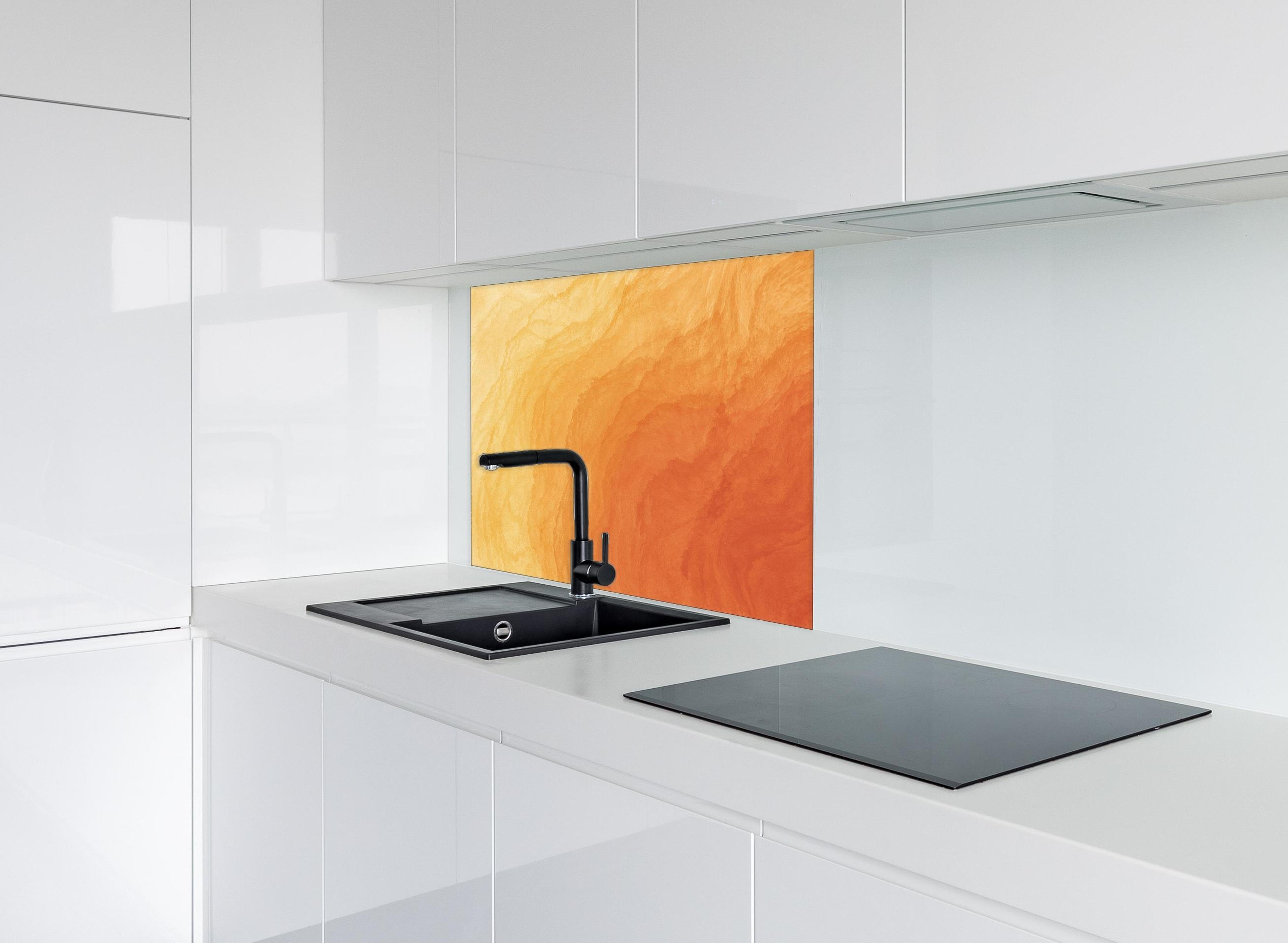 Spritzschutz - Abstrakte Kunst - Aquarell hinter einem Cerankochfeld zwischen Holz-Kochutensilien
