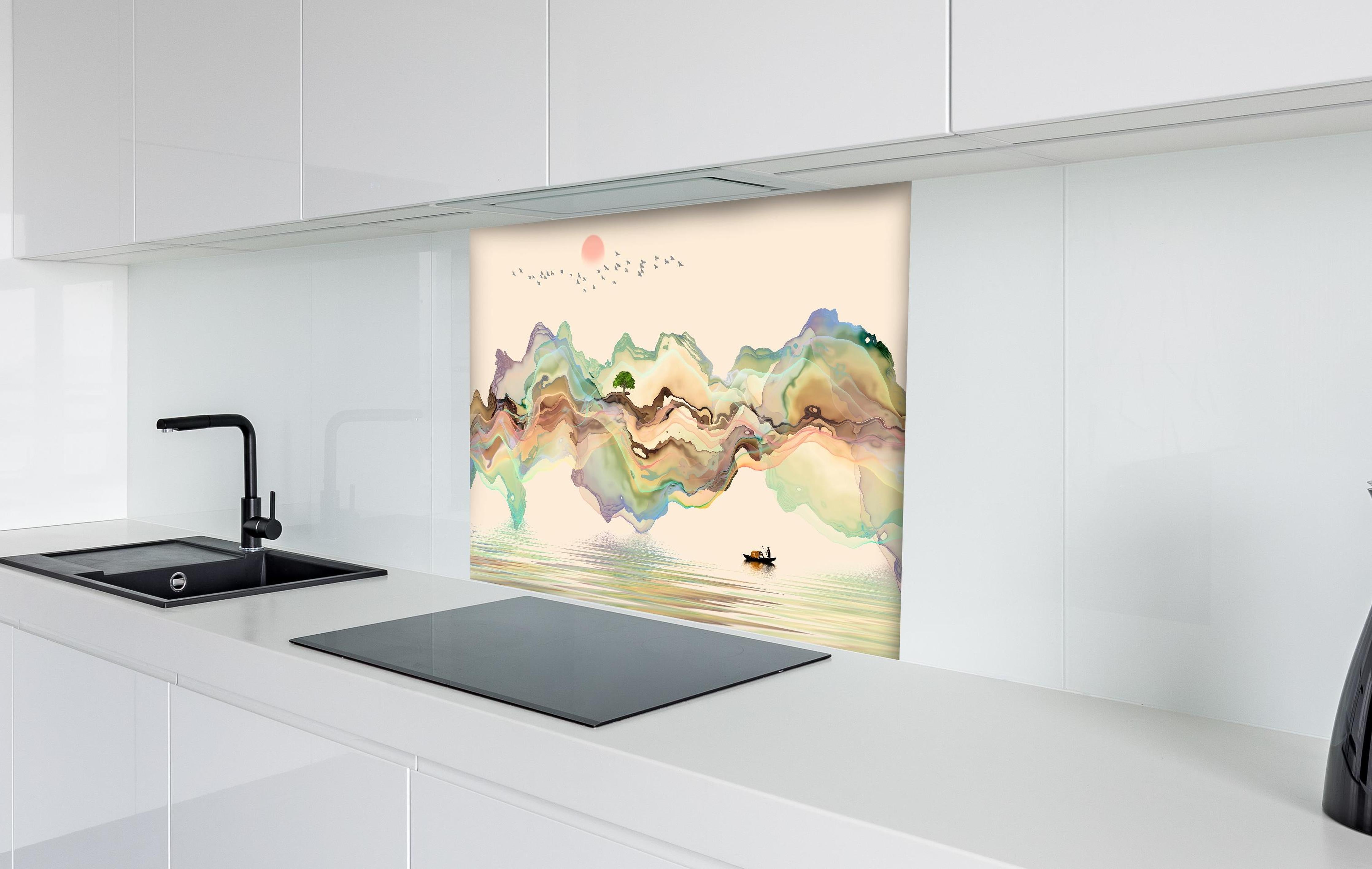 Spritzschutz - Abstrakte Landschafts Illustration hinter einem Cerankochfeld zwischen Holz-Kochutensilien
