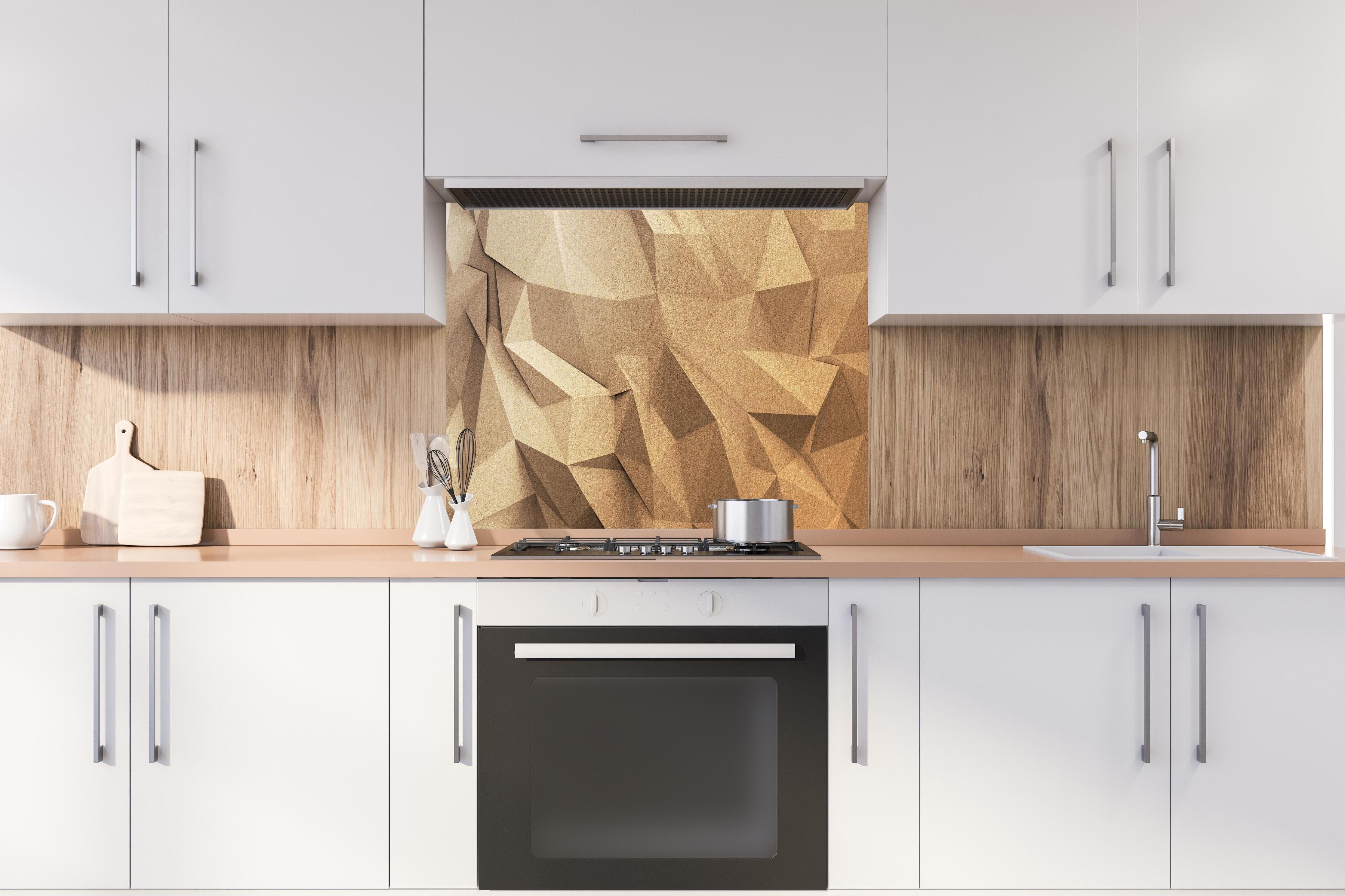 Spritzschutz - Abstraktes Polygon Handwerk hinter einem Cerankochfeld zwischen Holz-Kochutensilien

