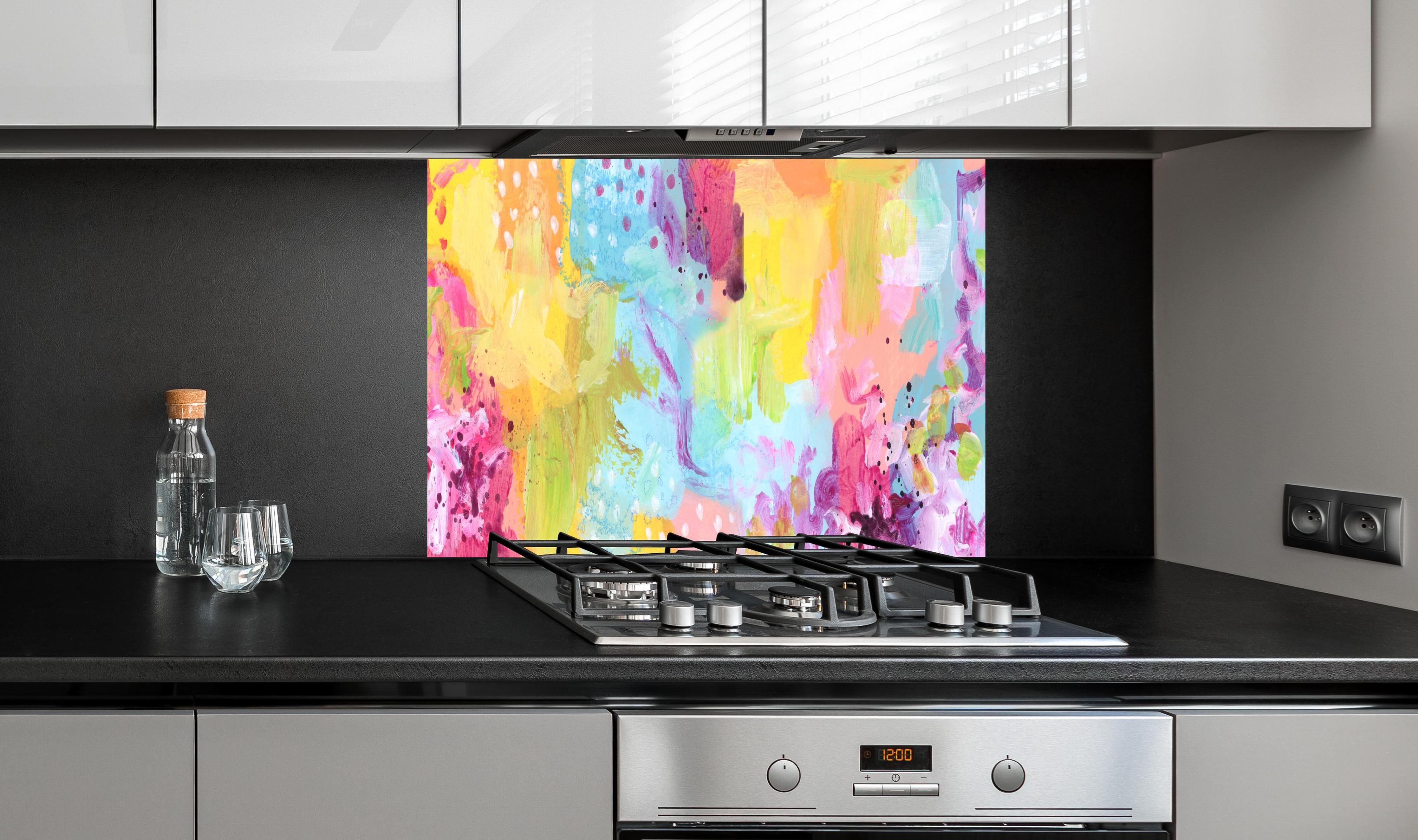 Spritzschutz - Aquarell Kunstmalerei - Bunt hinter einem Cerankochfeld zwischen Holz-Kochutensilien
