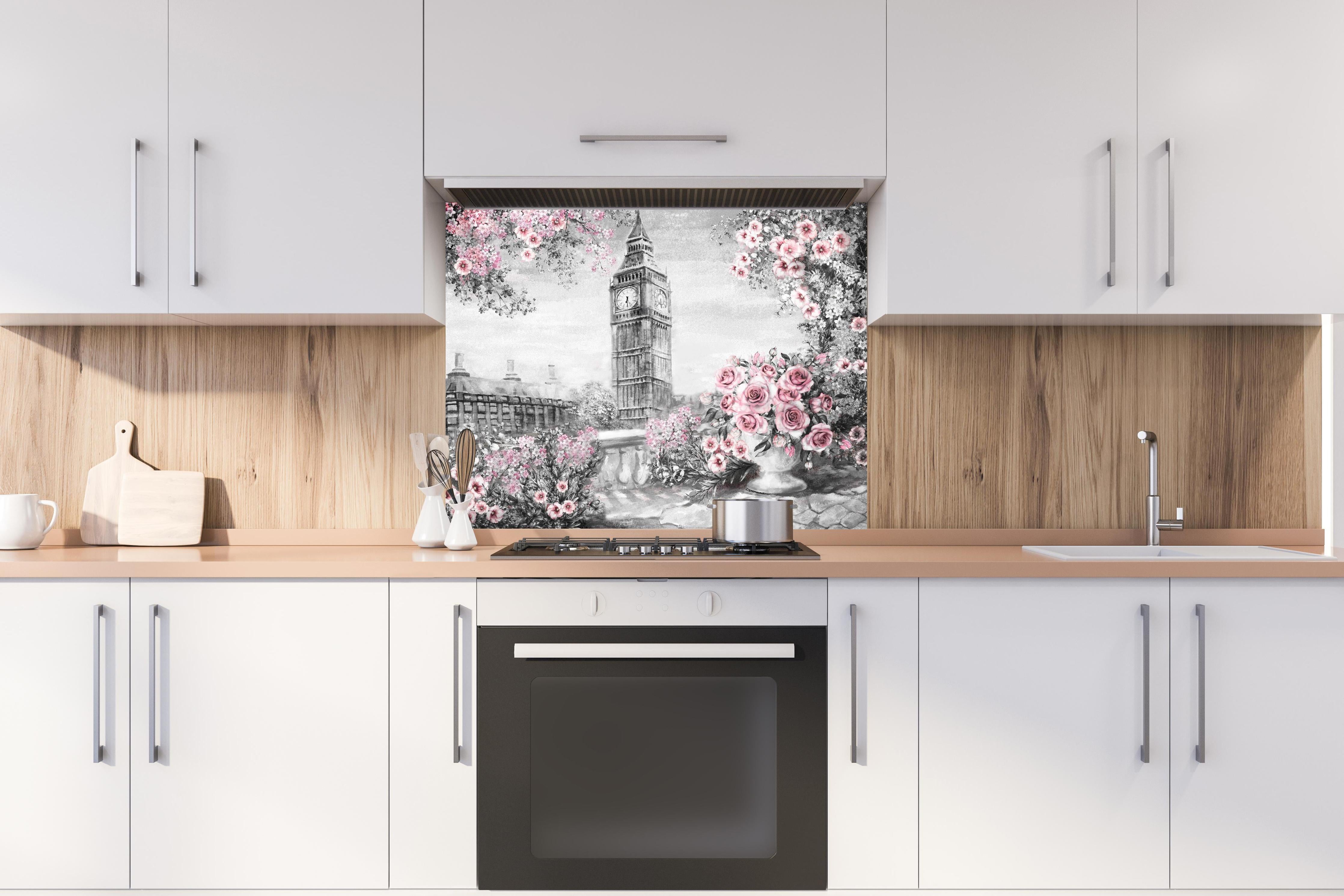 Spritzschutz - Aquarell des Big Ben hinter einem Cerankochfeld zwischen Holz-Kochutensilien
