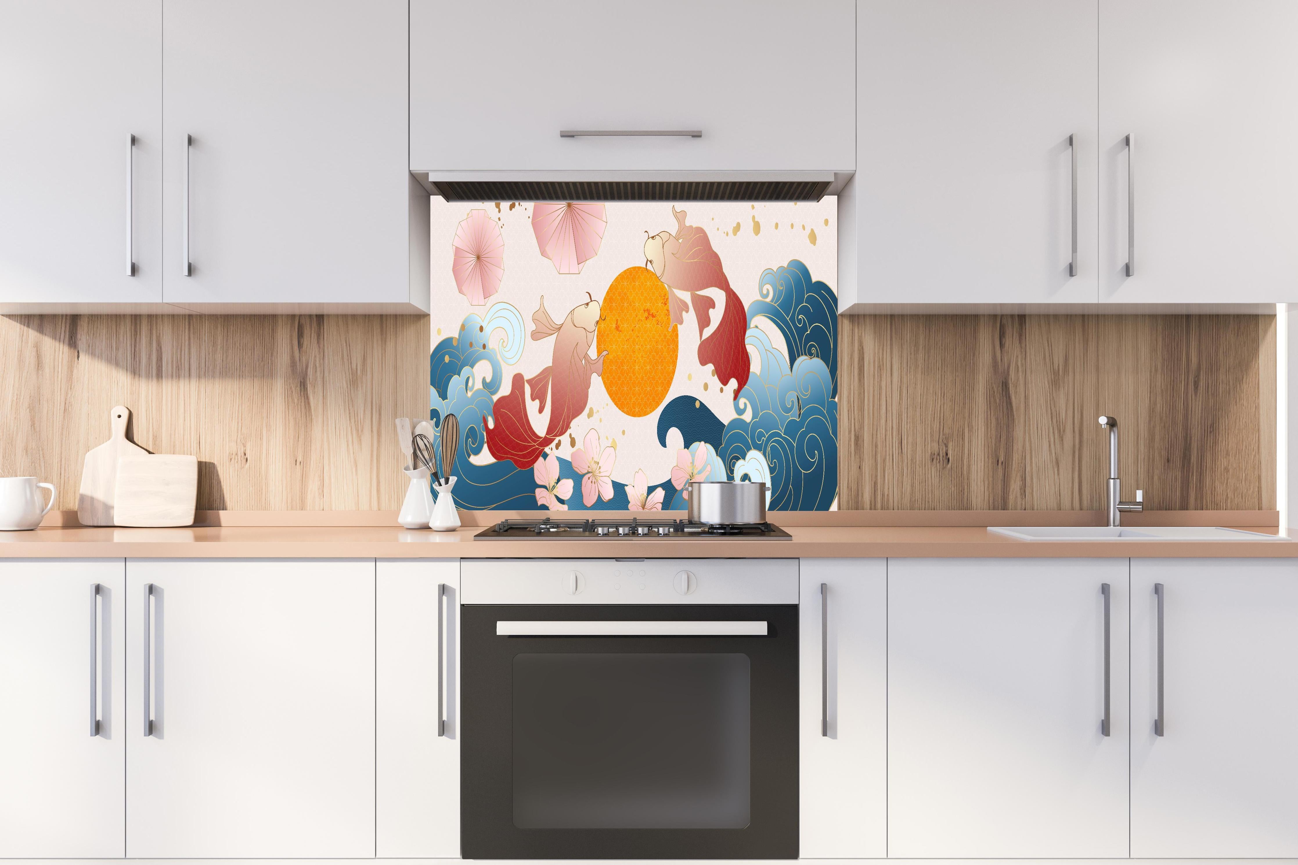 Spritzschutz - Asiatische Koi-Karpfen Illustration Kunst hinter einem Cerankochfeld zwischen Holz-Kochutensilien
