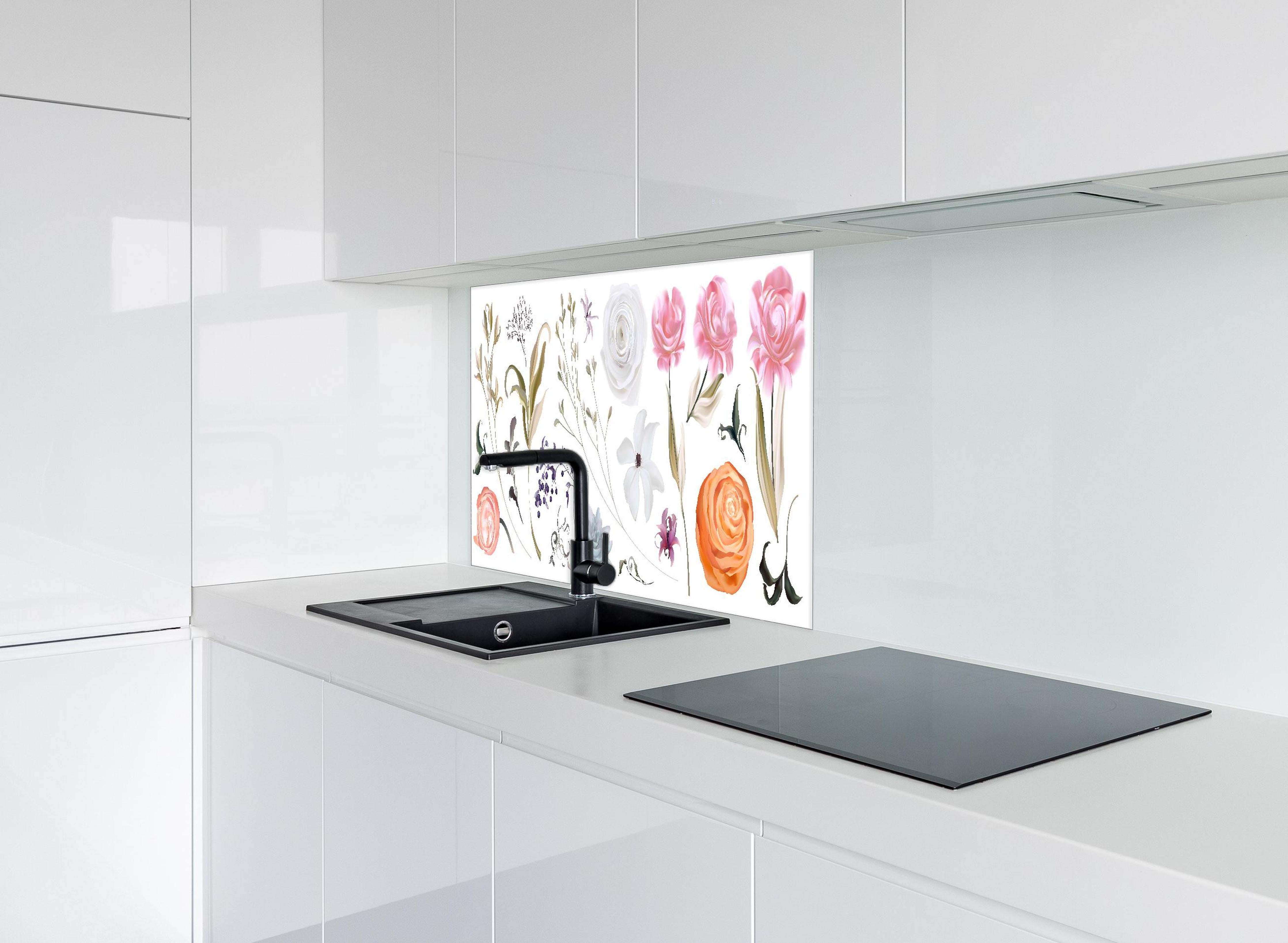 Spritzschutz - Ausdrucksstarke Illustrationen von Blumen hinter einem Cerankochfeld zwischen Holz-Kochutensilien
