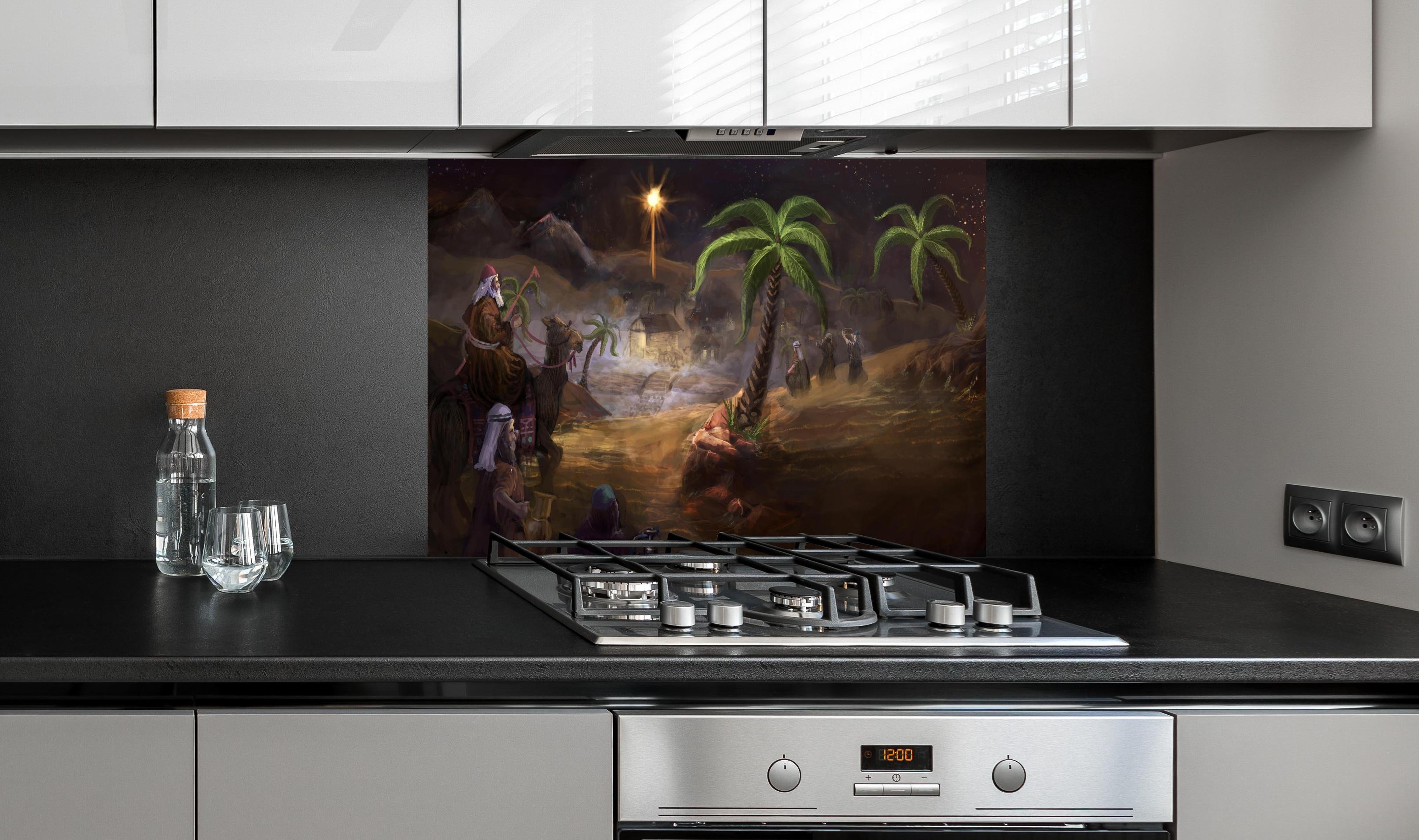 Spritzschutz - Biblisches Gemälde hinter einem Cerankochfeld zwischen Holz-Kochutensilien
