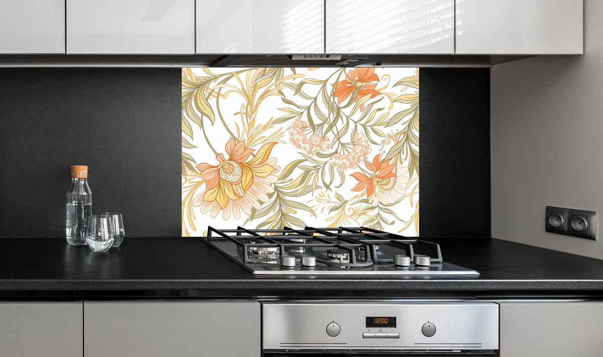 Spritzschutz - Blumenmuster in sanften Pastelltönen Wandbild hinter einem Cerankochfeld zwischen Holz-Kochutensilien
