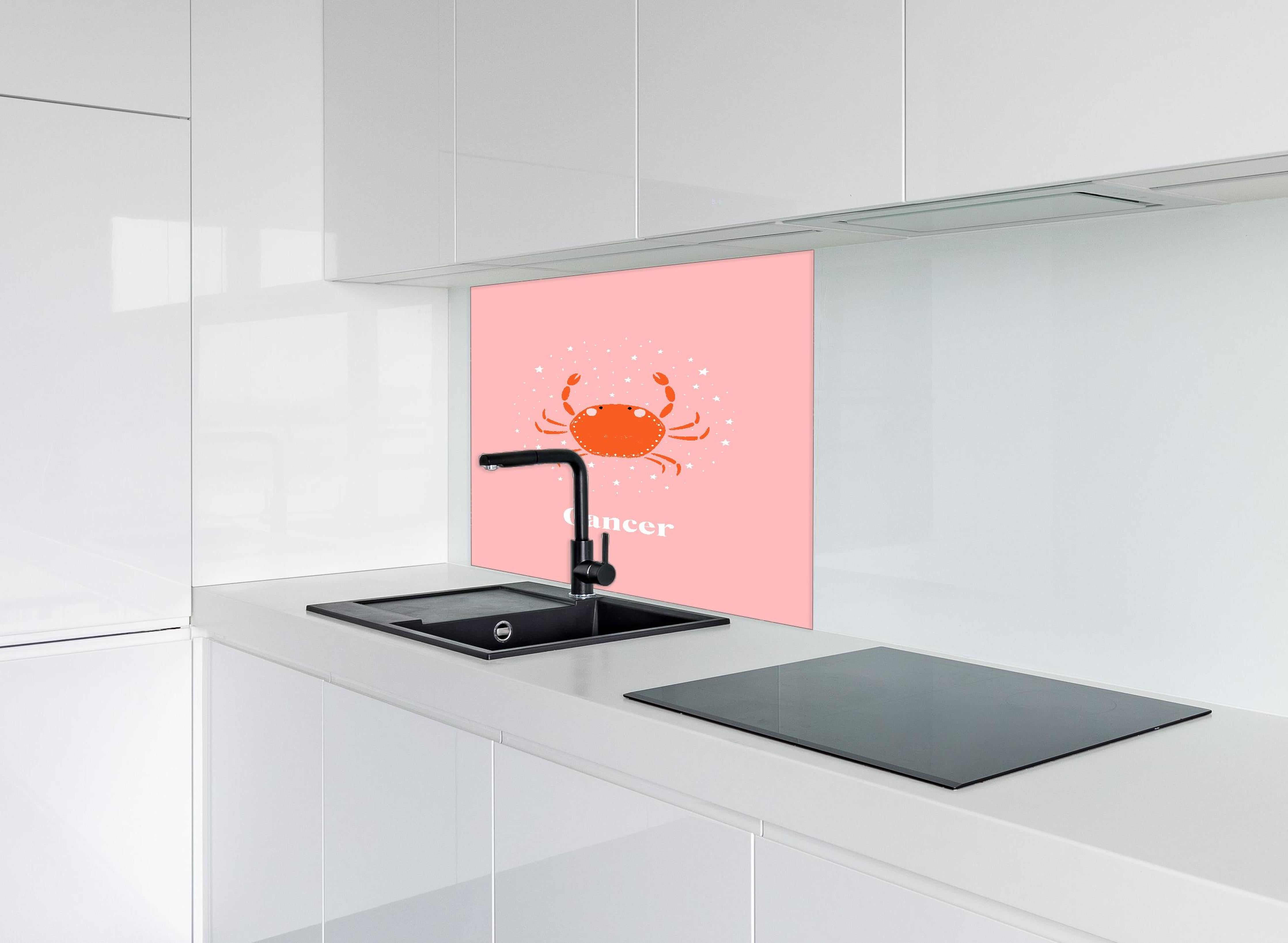 Spritzschutz - Cancer Zodiac Illustration in Pink hinter einem Cerankochfeld zwischen Holz-Kochutensilien
