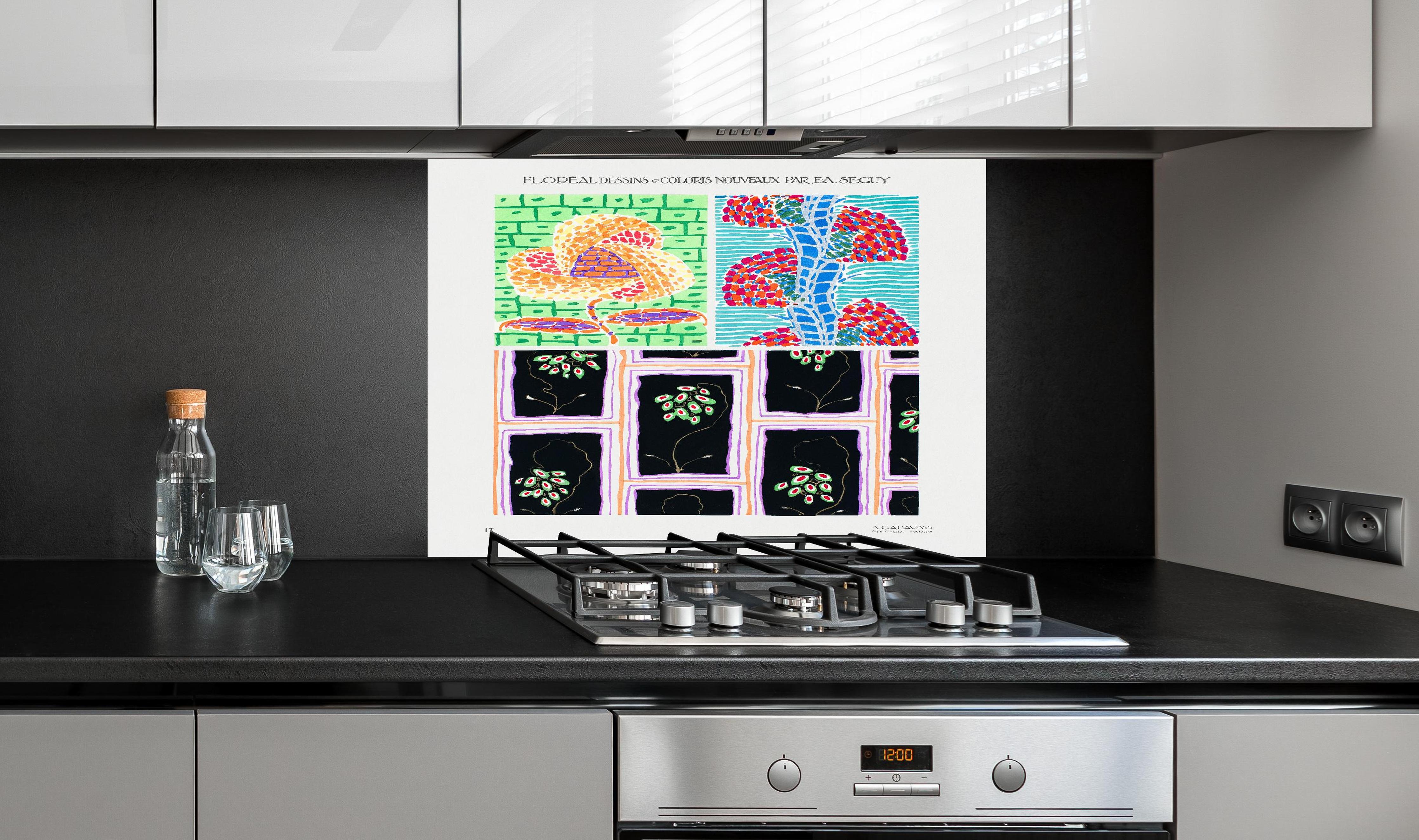 Spritzschutz - EA Seguy Vintage Blumen Kunstwerk hinter einem Cerankochfeld zwischen Holz-Kochutensilien
