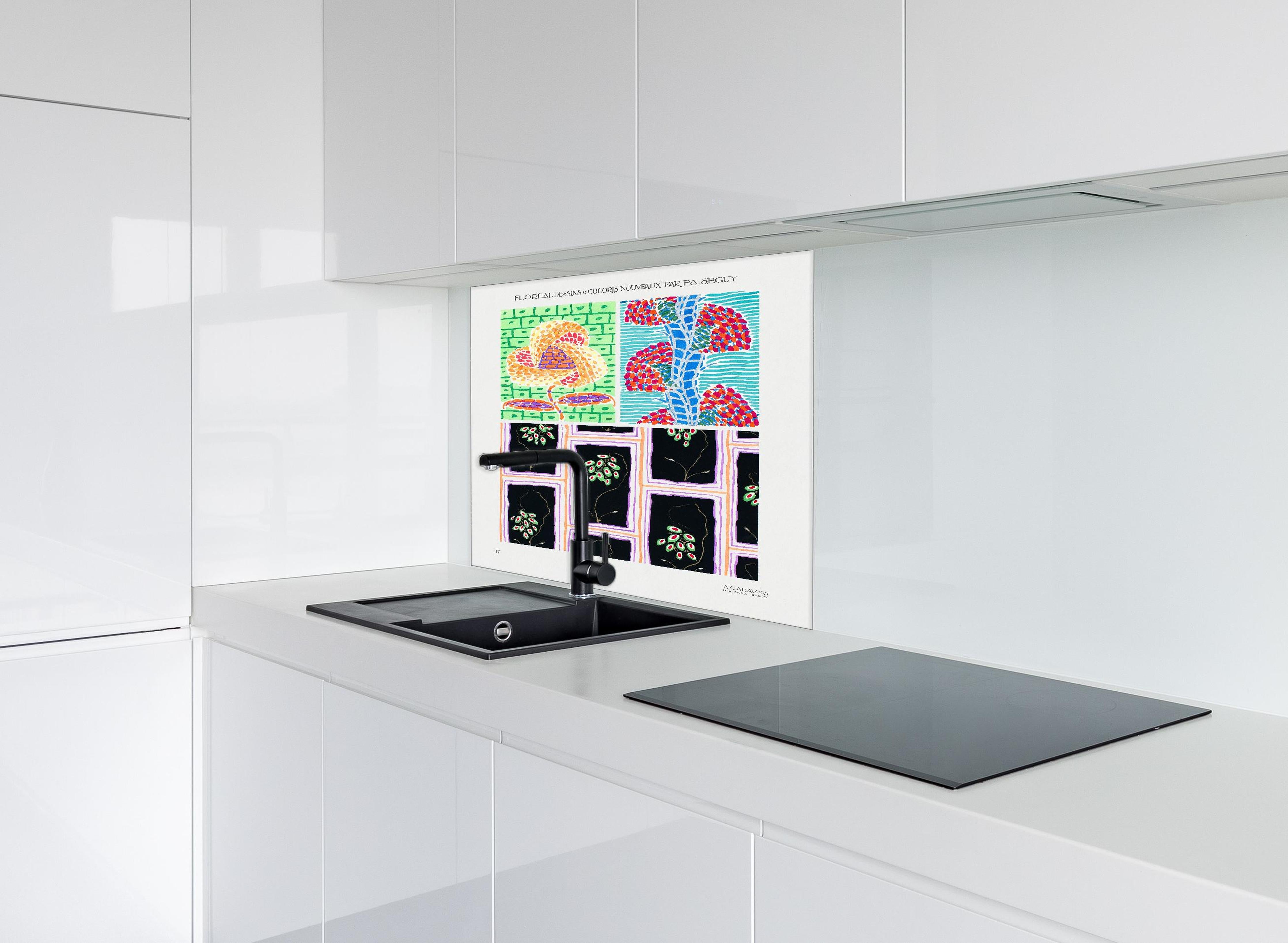 Spritzschutz - EA Seguy Vintage Blumen Kunstwerk hinter einem Cerankochfeld zwischen Holz-Kochutensilien
