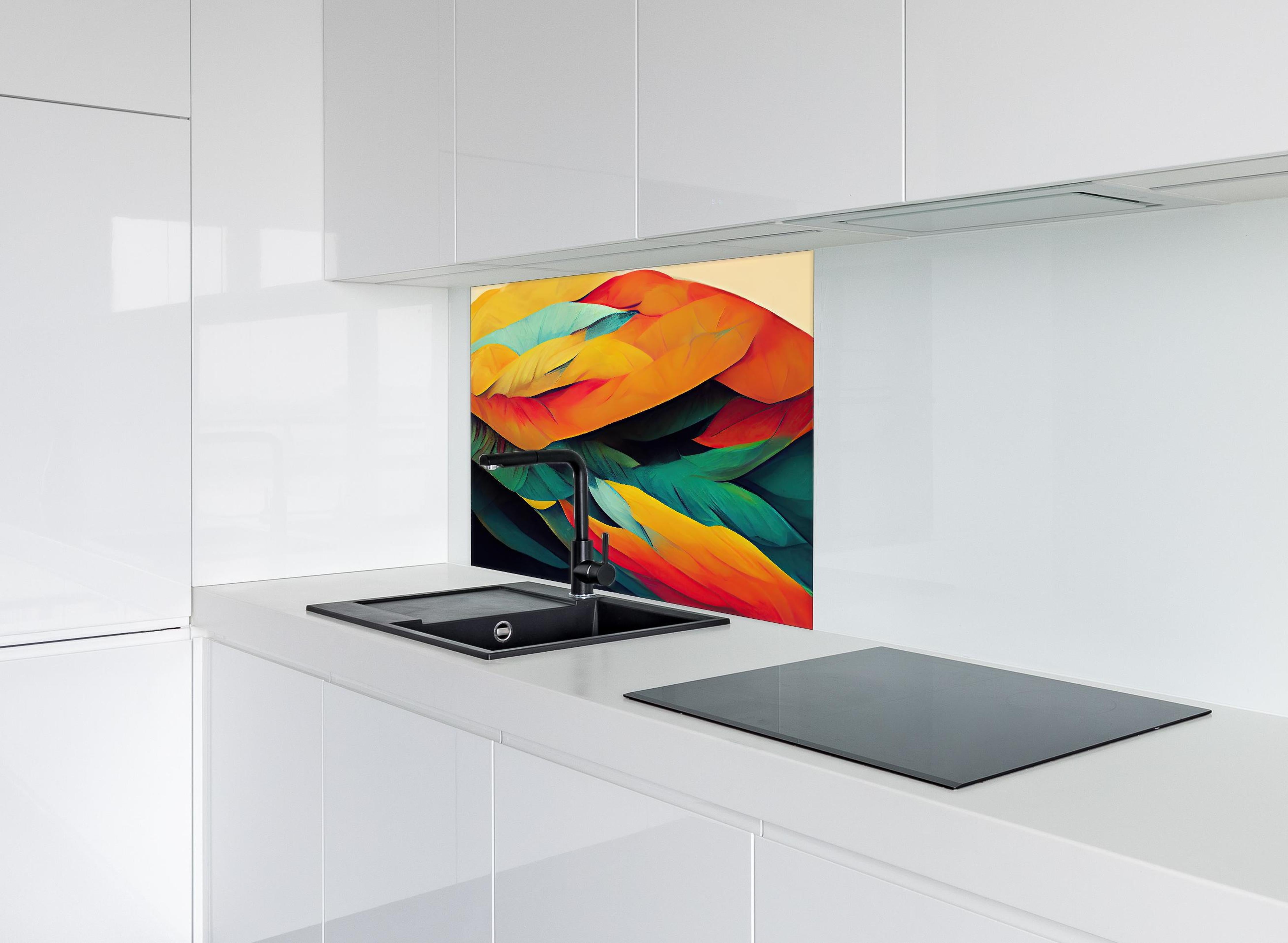 Spritzschutz - Farbenfrohe Neon Federstruktur Abstrakt hinter einem Cerankochfeld zwischen Holz-Kochutensilien
