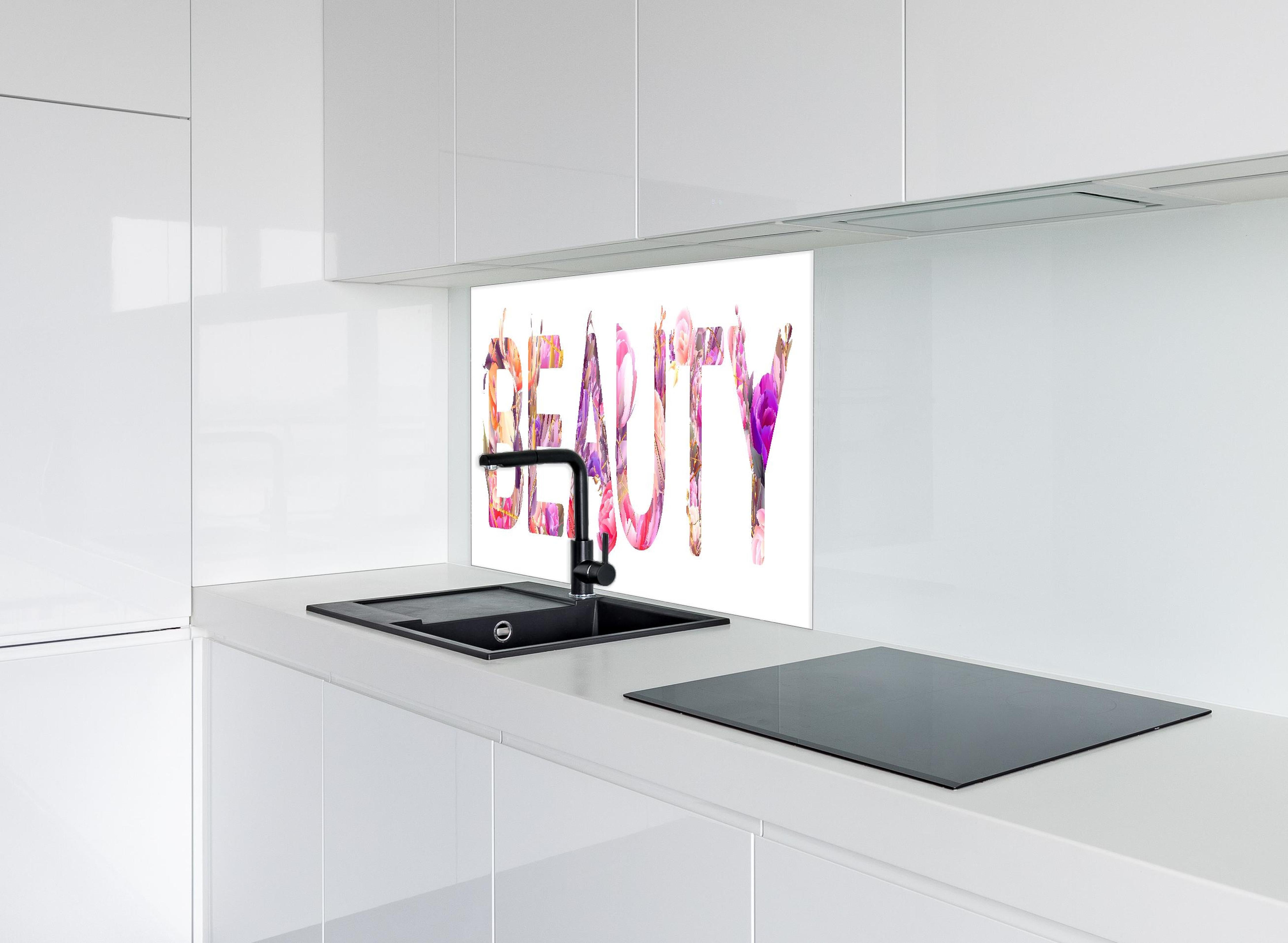 Spritzschutz - Farbenprächtiges Beauty mit Blumenmuster hinter einem Cerankochfeld zwischen Holz-Kochutensilien
