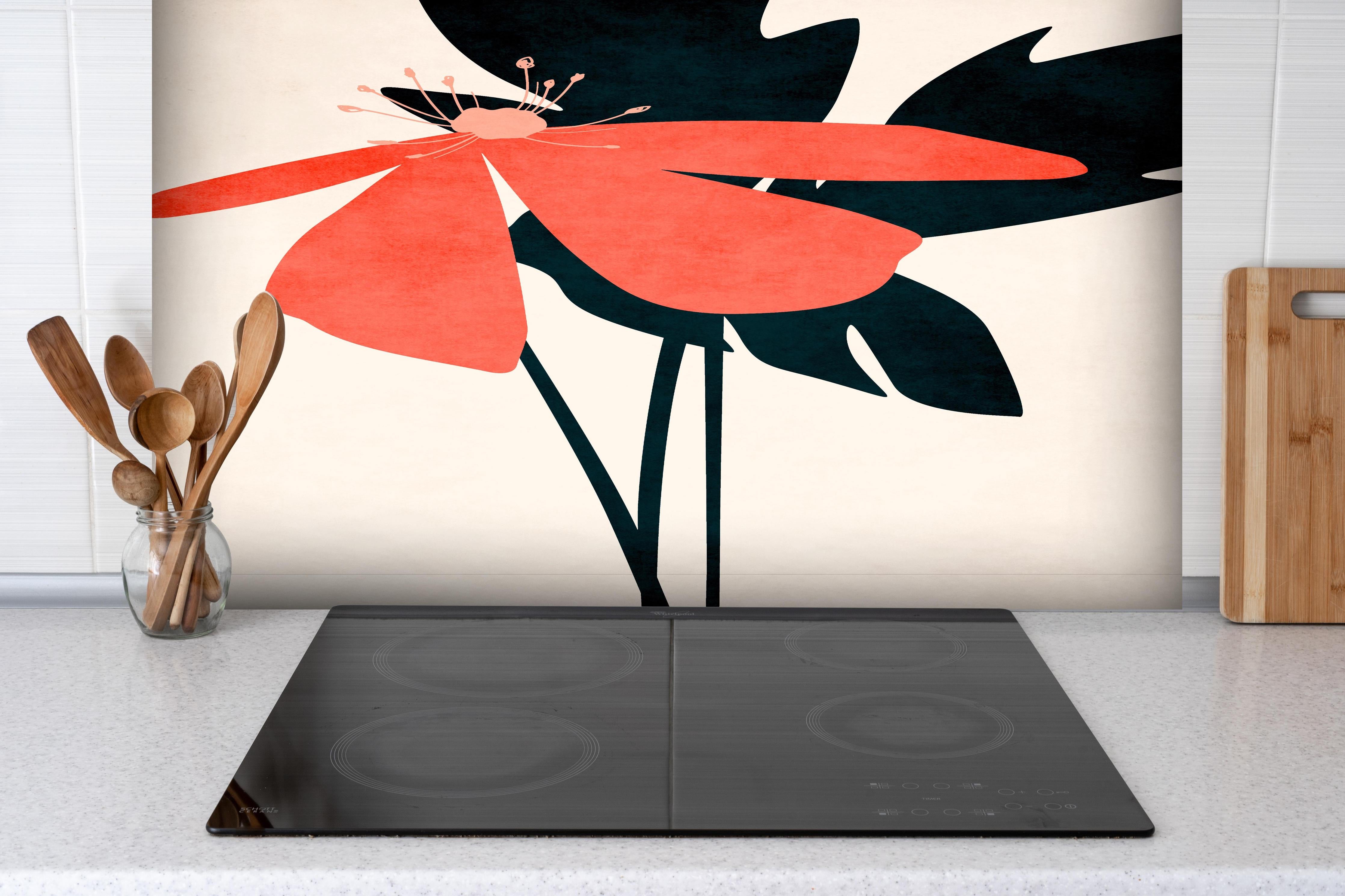 Spritzschutz - Florales Gemälde - Blumen hinter einem Cerankochfeld zwischen Holz-Kochutensilien
