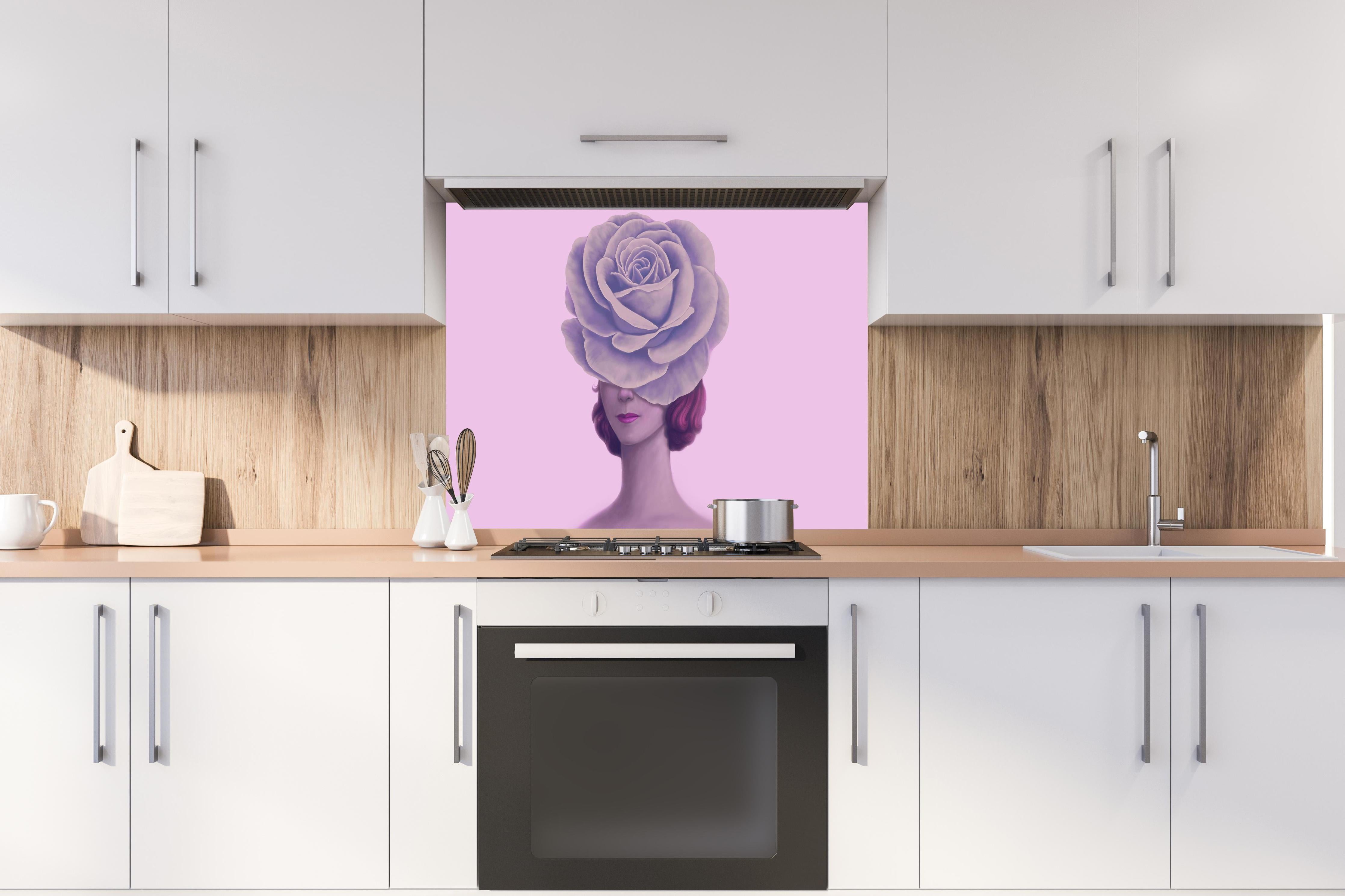 Spritzschutz - Florales Portrait - 3D Darstellung hinter einem Cerankochfeld zwischen Holz-Kochutensilien
