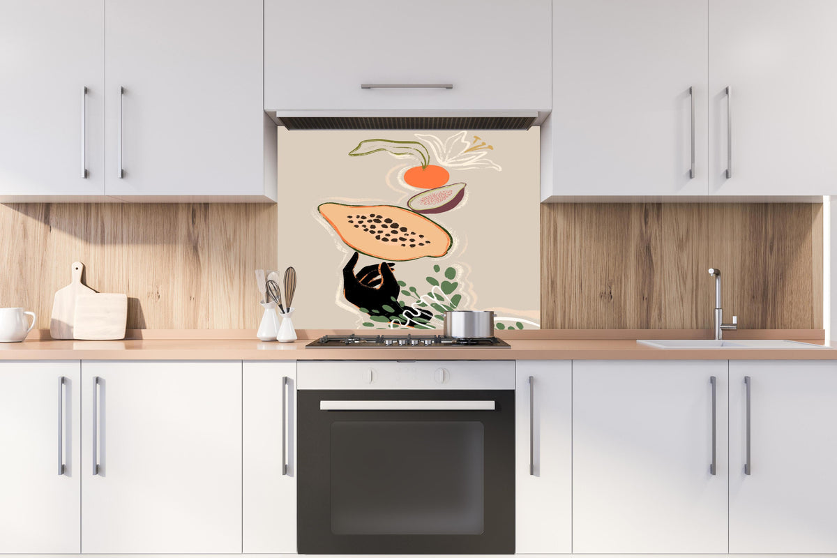 Spritzschutz - Früchte und Gemüse - Gemälde hinter einem Cerankochfeld zwischen Holz-Kochutensilien
