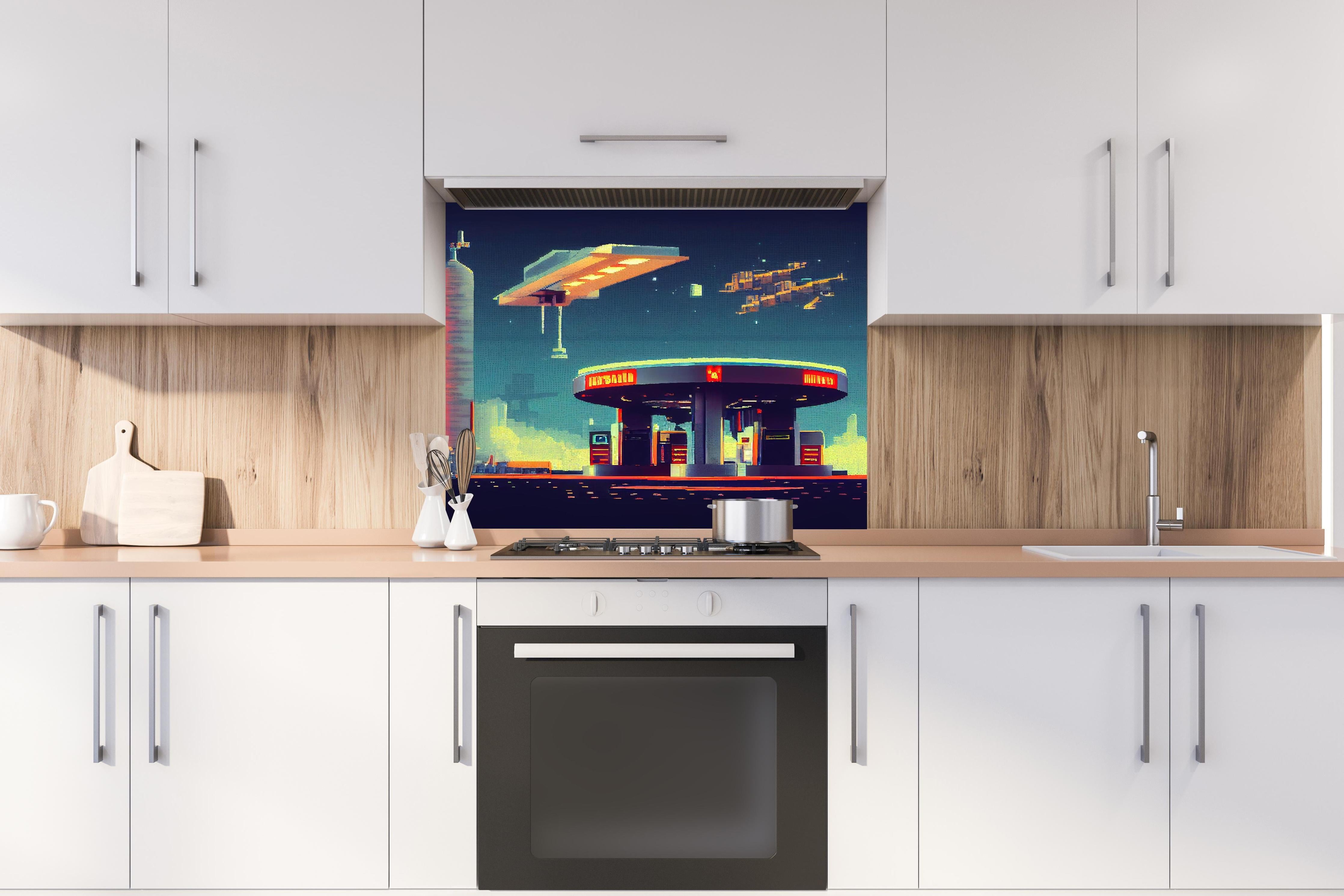Spritzschutz - Futuristische Illustration einer Cyberpunk-Tankstelle im Pixel-Art-Stil hinter einem Cerankochfeld zwischen Holz-Kochutensilien
