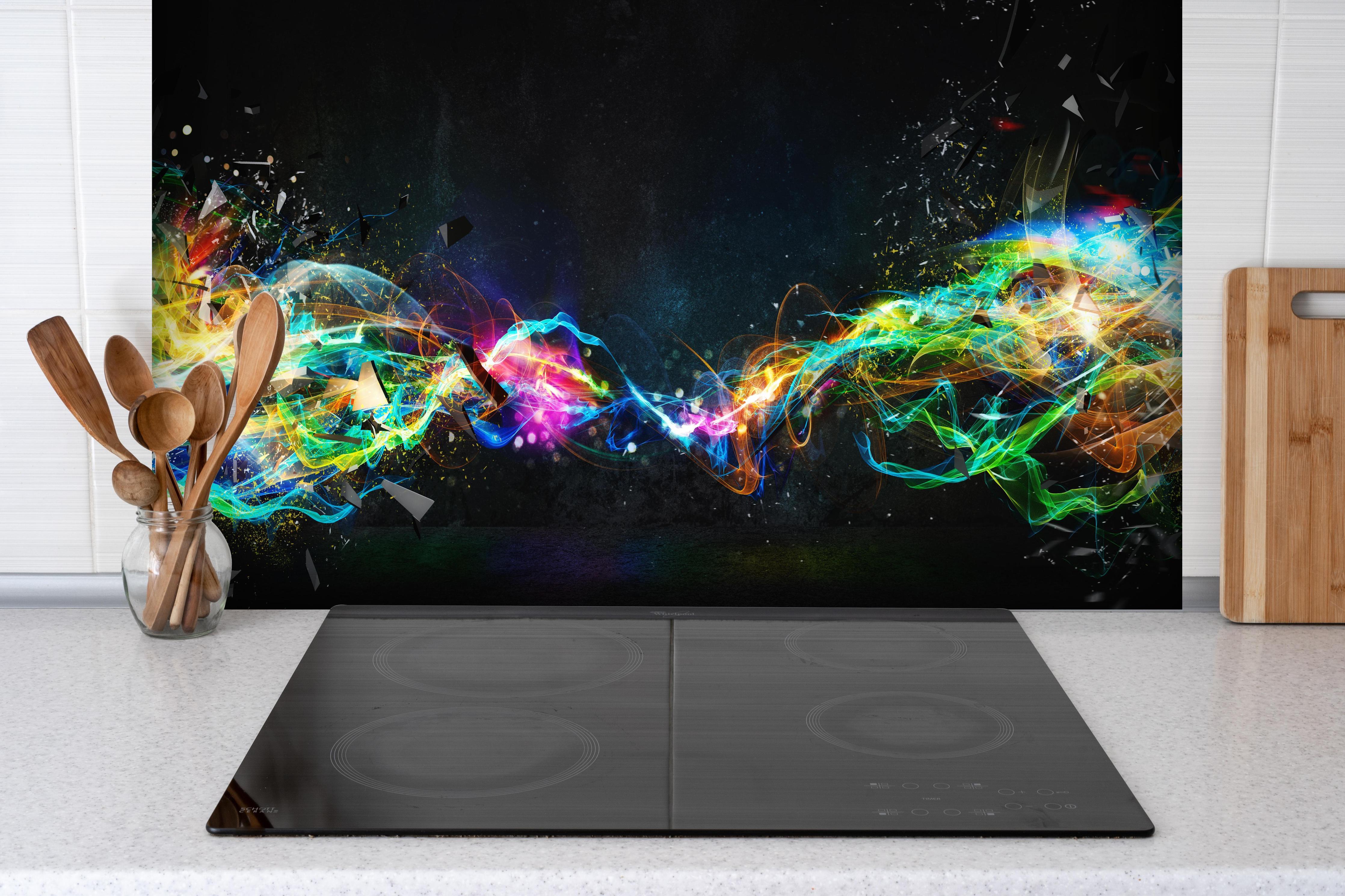 Spritzschutz - Futuristisches Bewegungsbanner - Abstrakt hinter einem Cerankochfeld zwischen Holz-Kochutensilien
