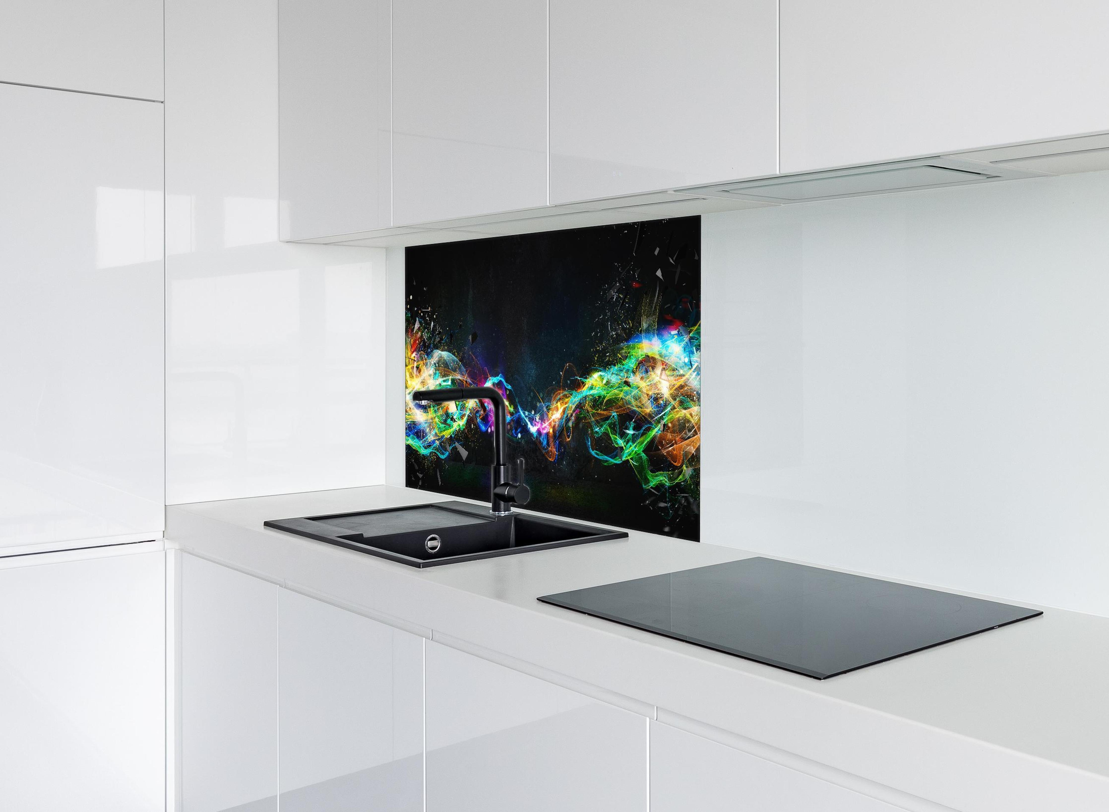 Spritzschutz - Futuristisches Bewegungsbanner - Abstrakt hinter einem Cerankochfeld zwischen Holz-Kochutensilien
