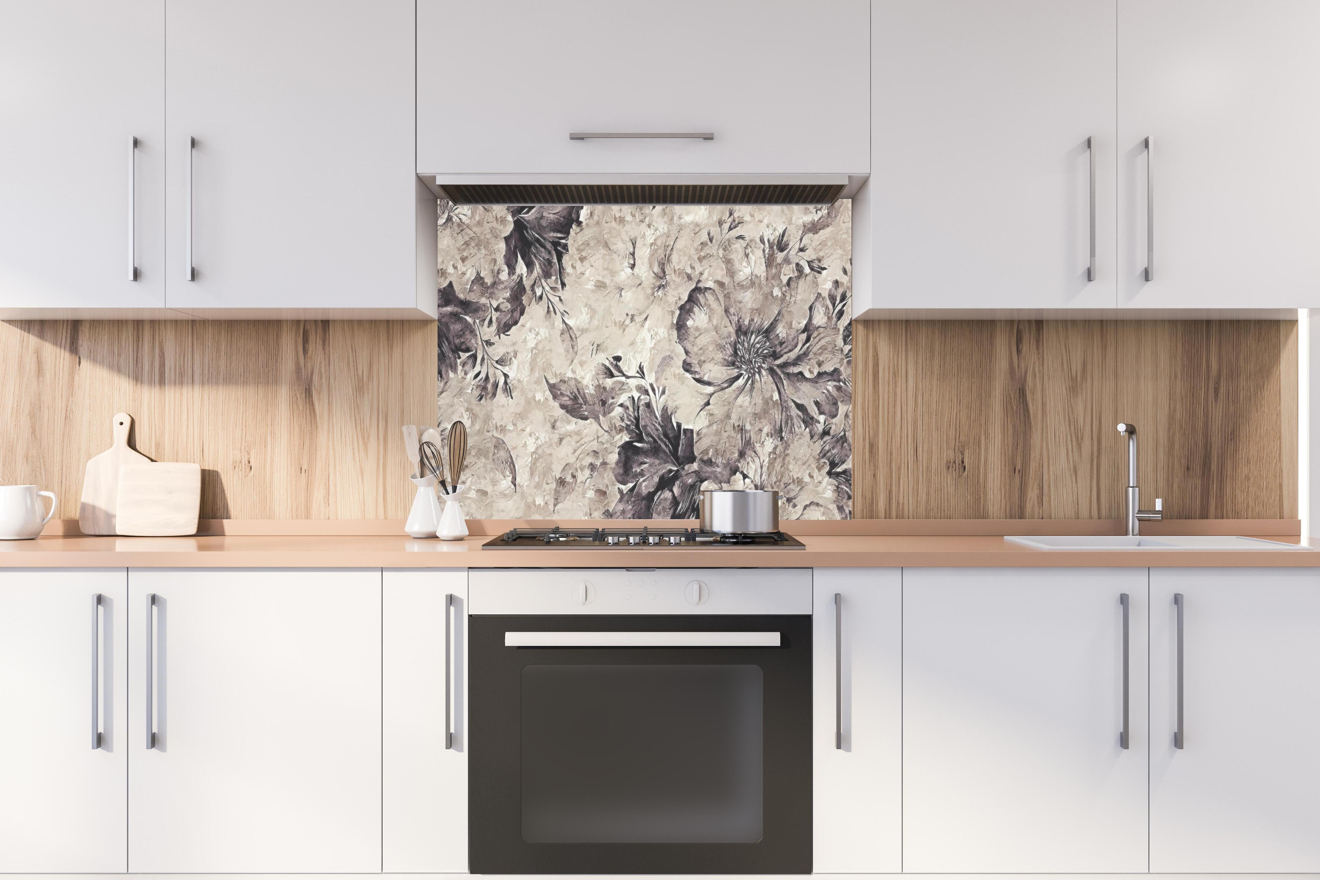 Spritzschutz - Gemälde - Büsche hinter einem Cerankochfeld zwischen Holz-Kochutensilien

