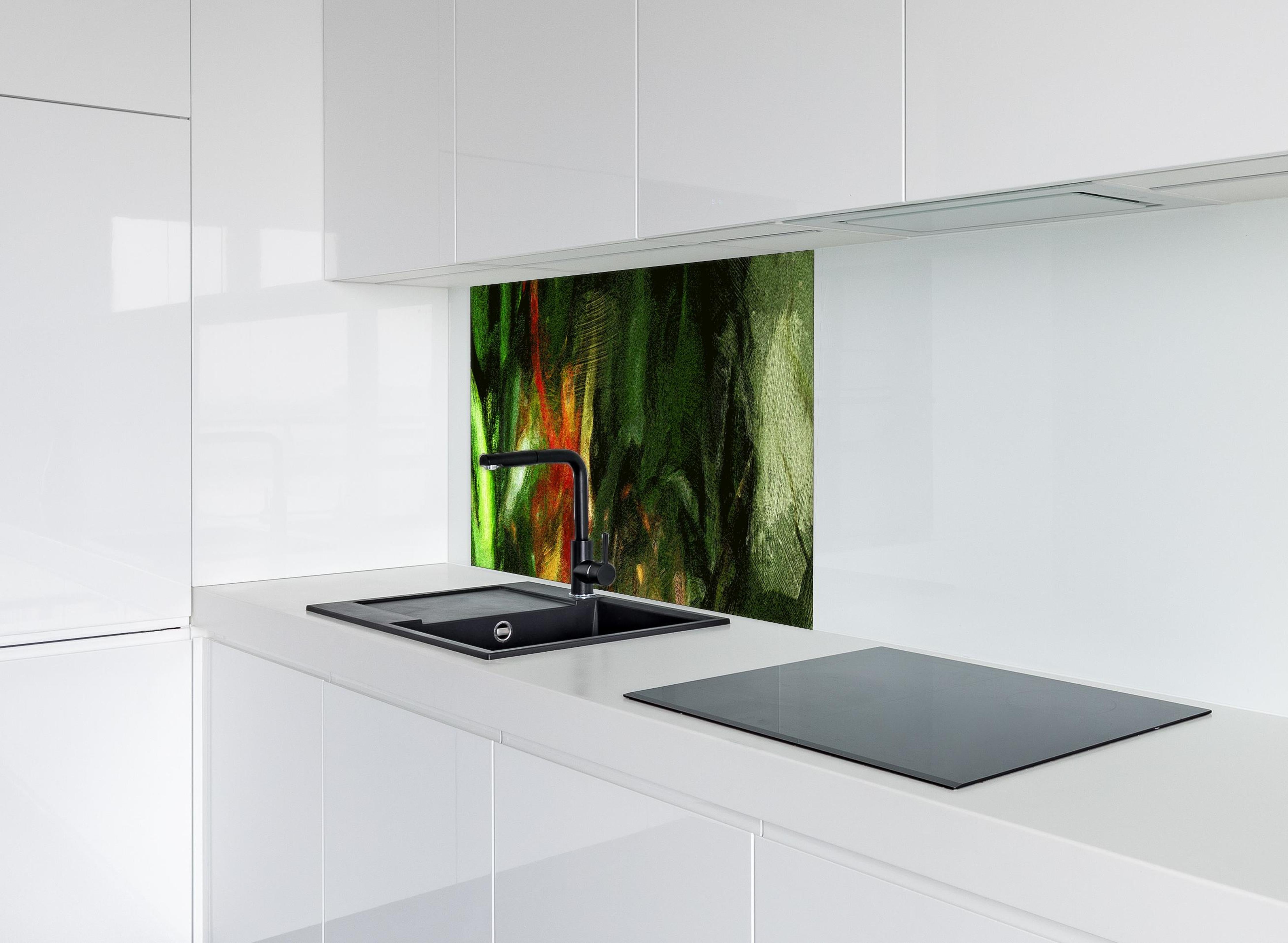 Spritzschutz - Grünes surreales Muster digitale Ölmalerei hinter einem Cerankochfeld zwischen Holz-Kochutensilien
