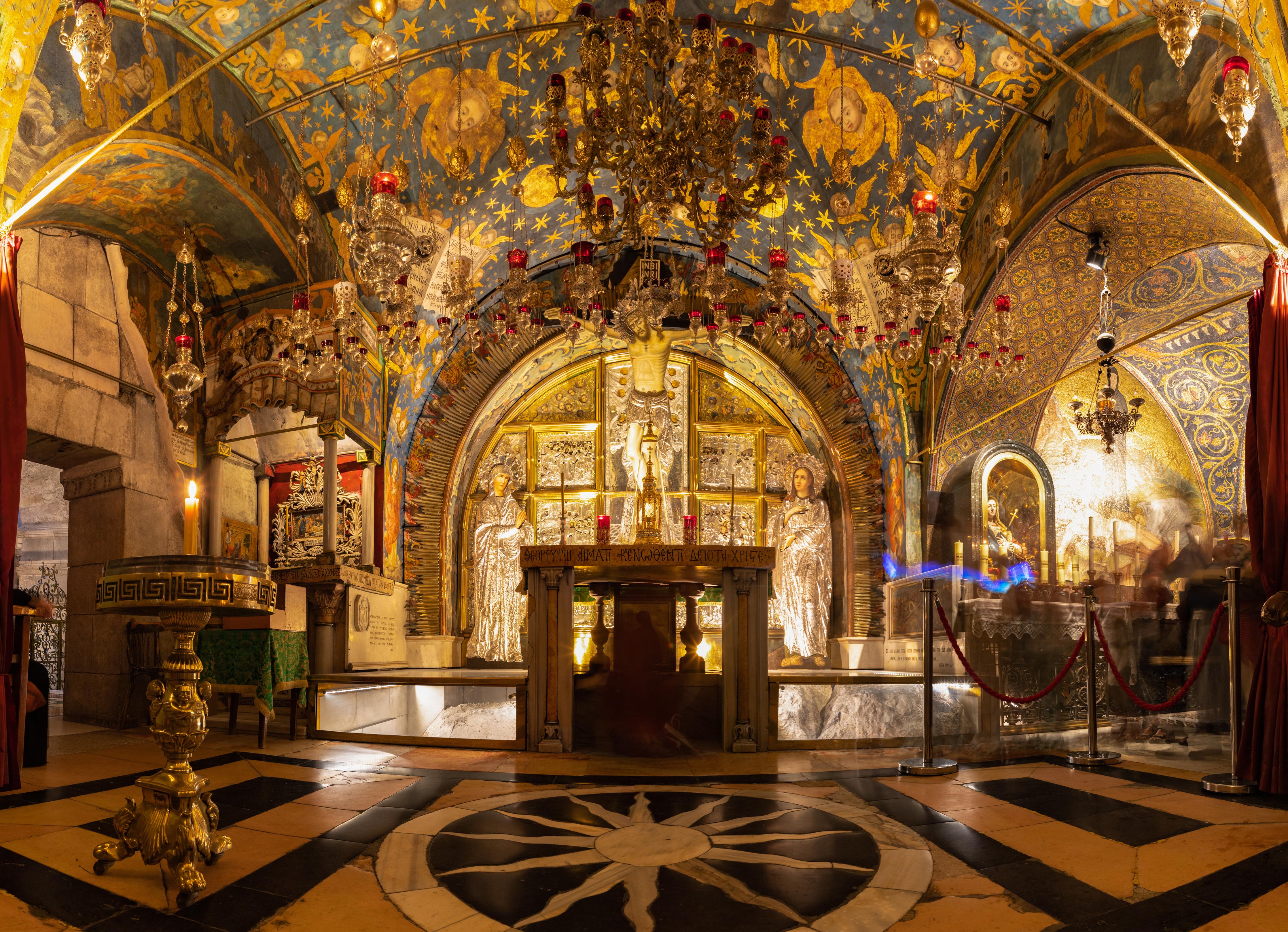 Spritzschutz-Kreuzigungsaltar